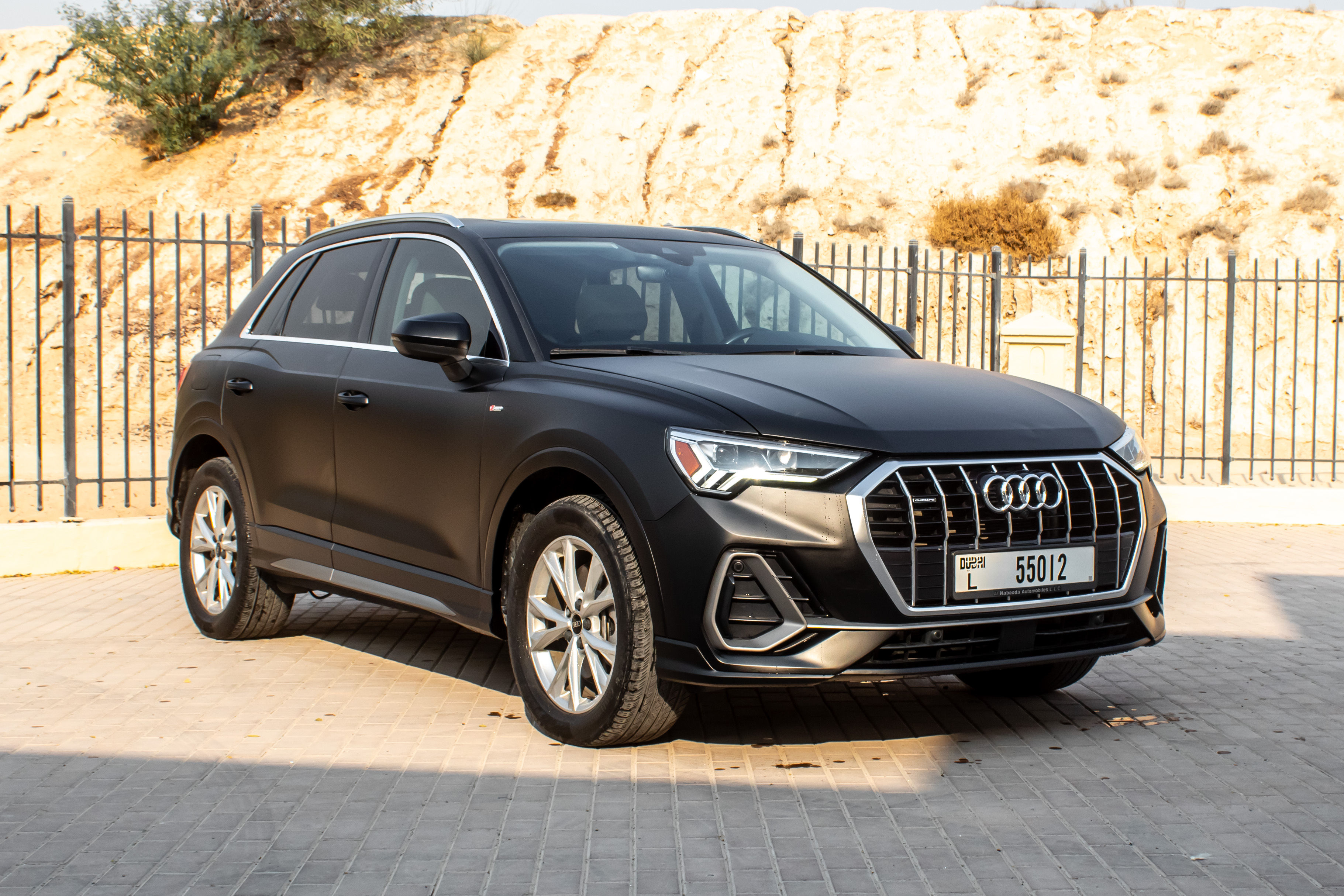 Mat zwart Audi Q3 40 TFSI S-Line 2022