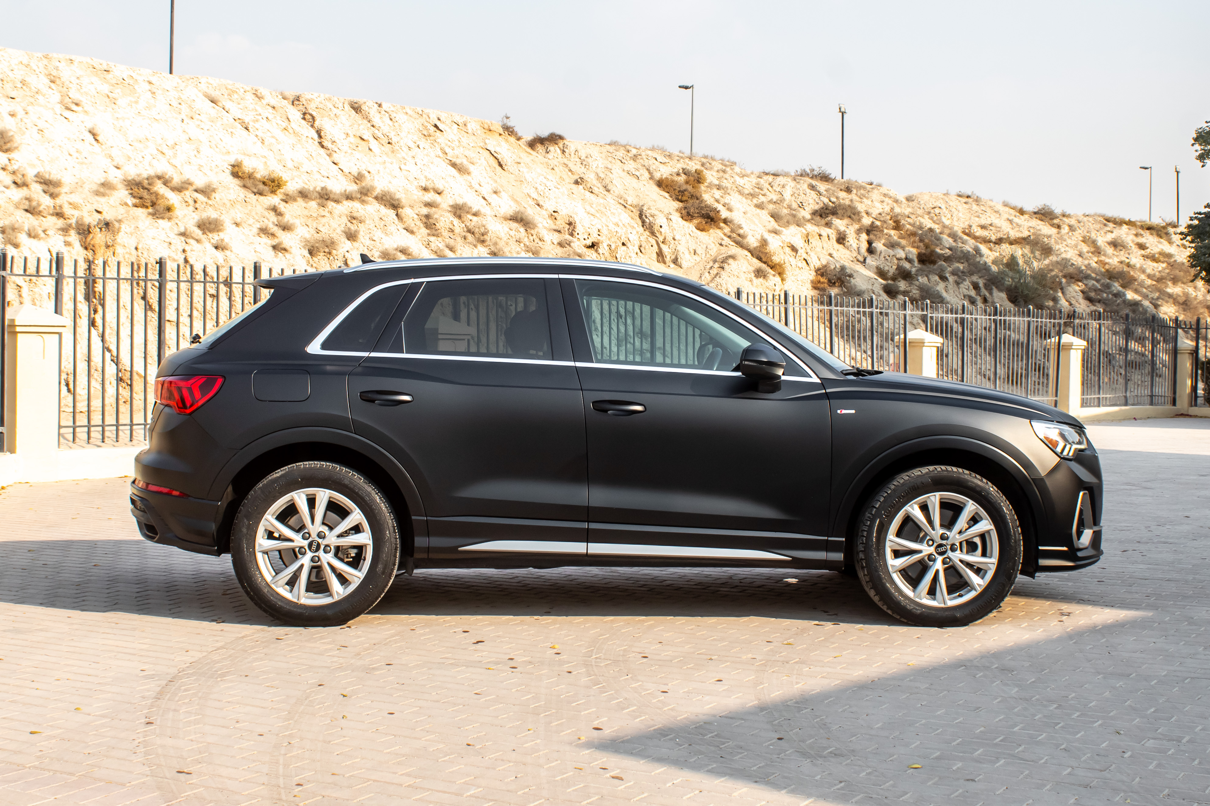 Mat zwart Audi Q3 40 TFSI S-Line 2022