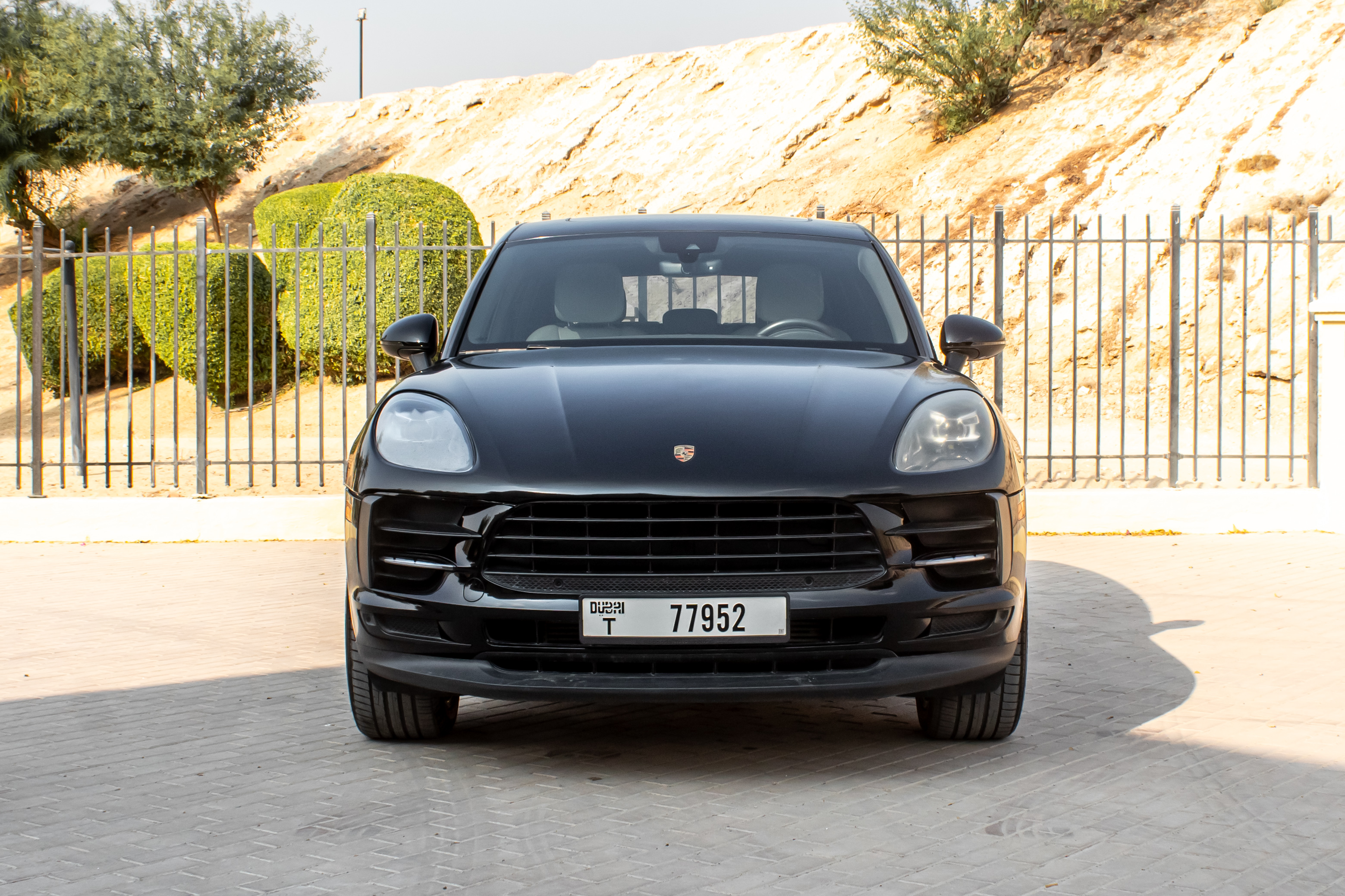 أسود بورش  Macan Standard 2021