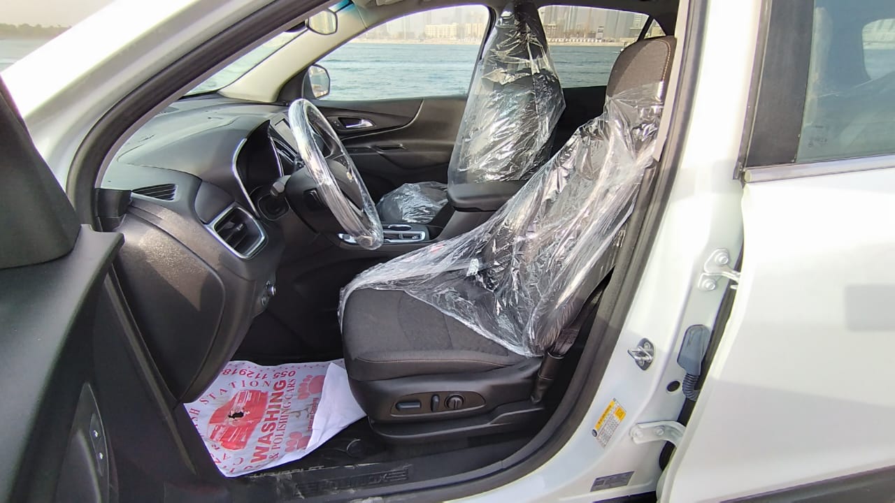 White Chevrolet Equinox LT Fleet 2023