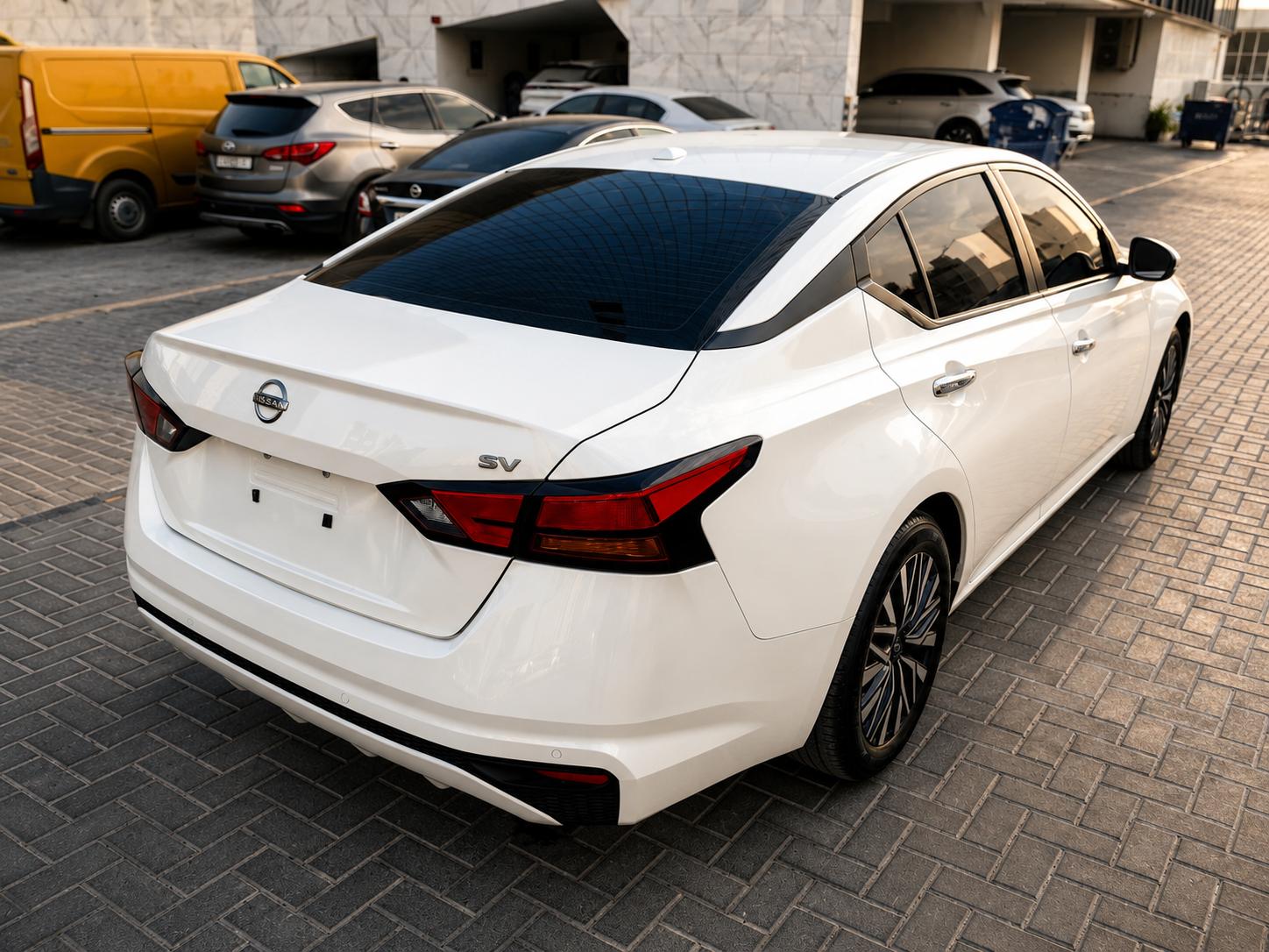 Blanc Nissan Altima 2.5 SV 2023