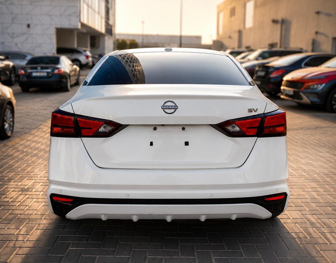 Blanc Nissan Altima 2.5 SV 2023