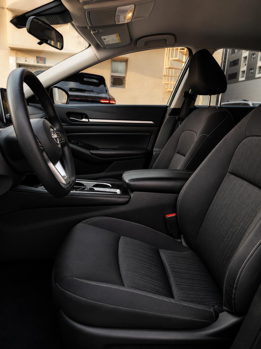 Blanc Nissan Altima 2.5 SV 2023