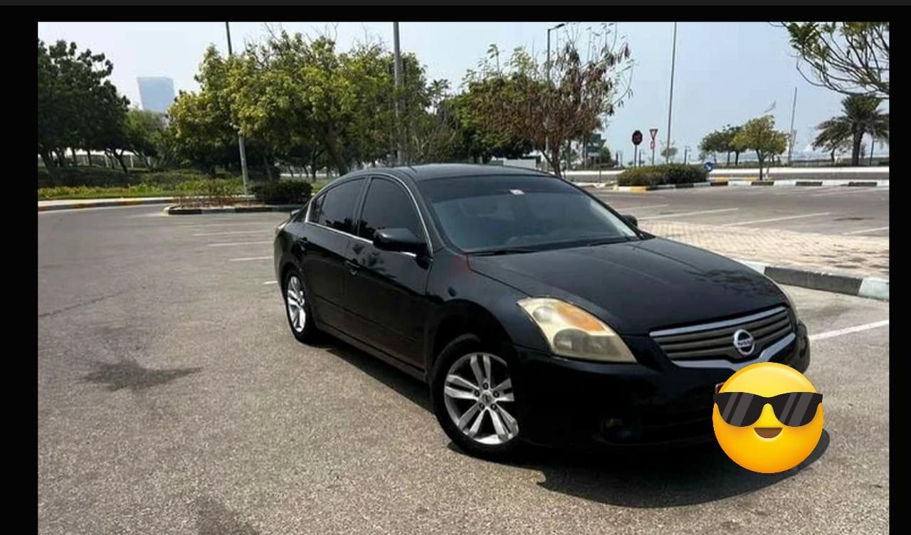 Black Nissan Altima 2.5 2009
