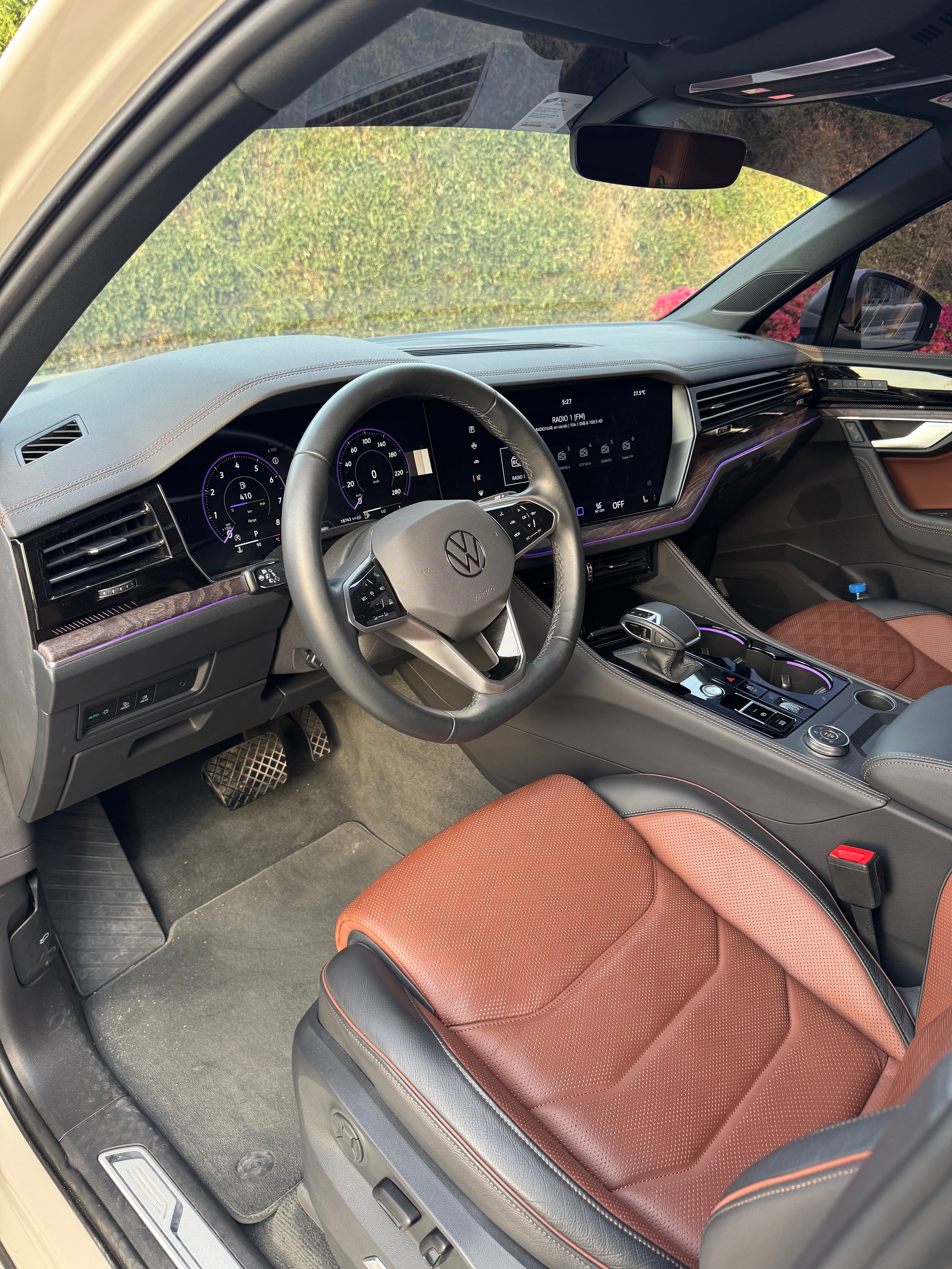 أبيض فولكس فاغن Touareg V6 2025