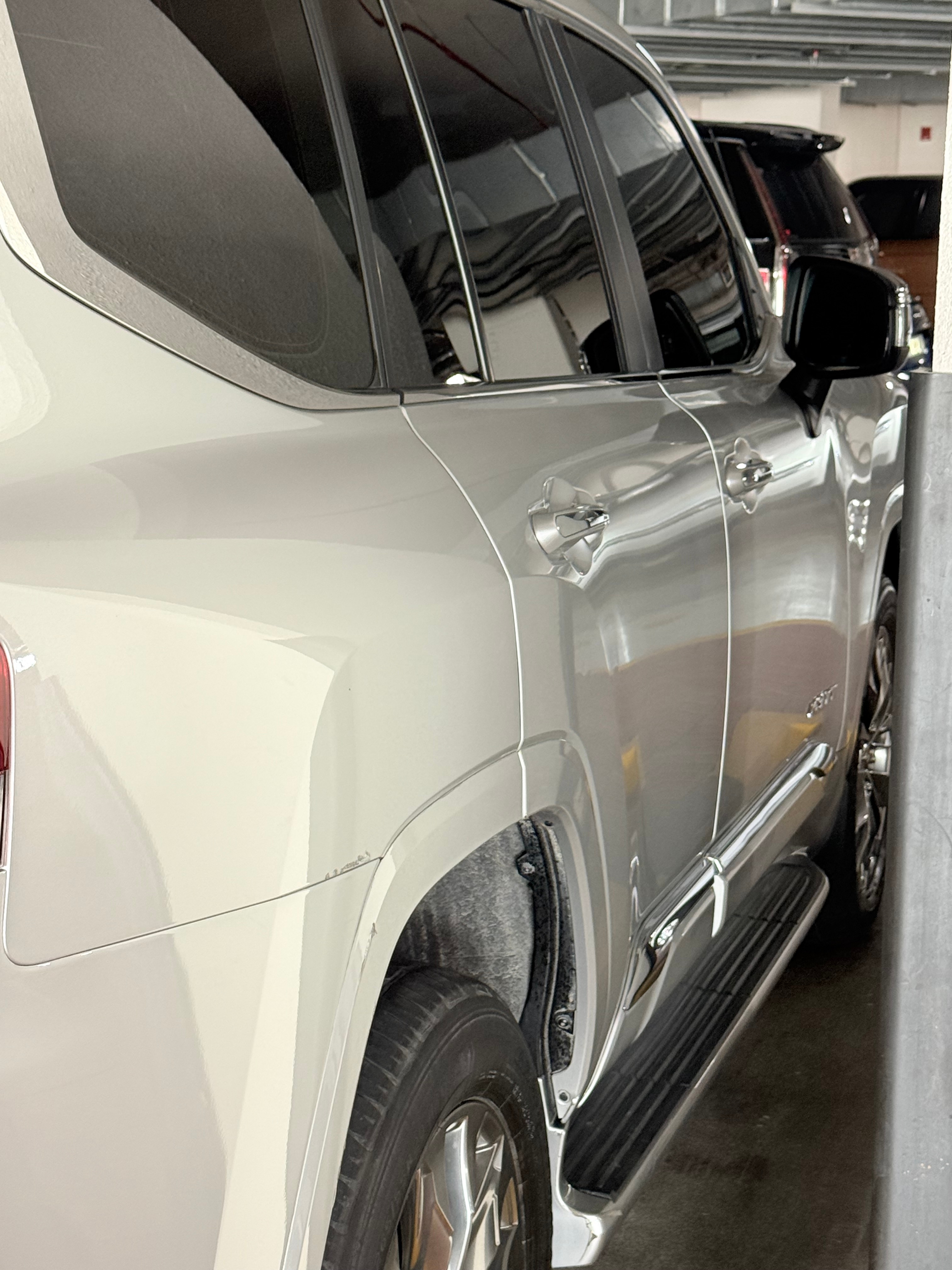 D'argento Toyota Land Cruiser VXR 3.5L 2024
