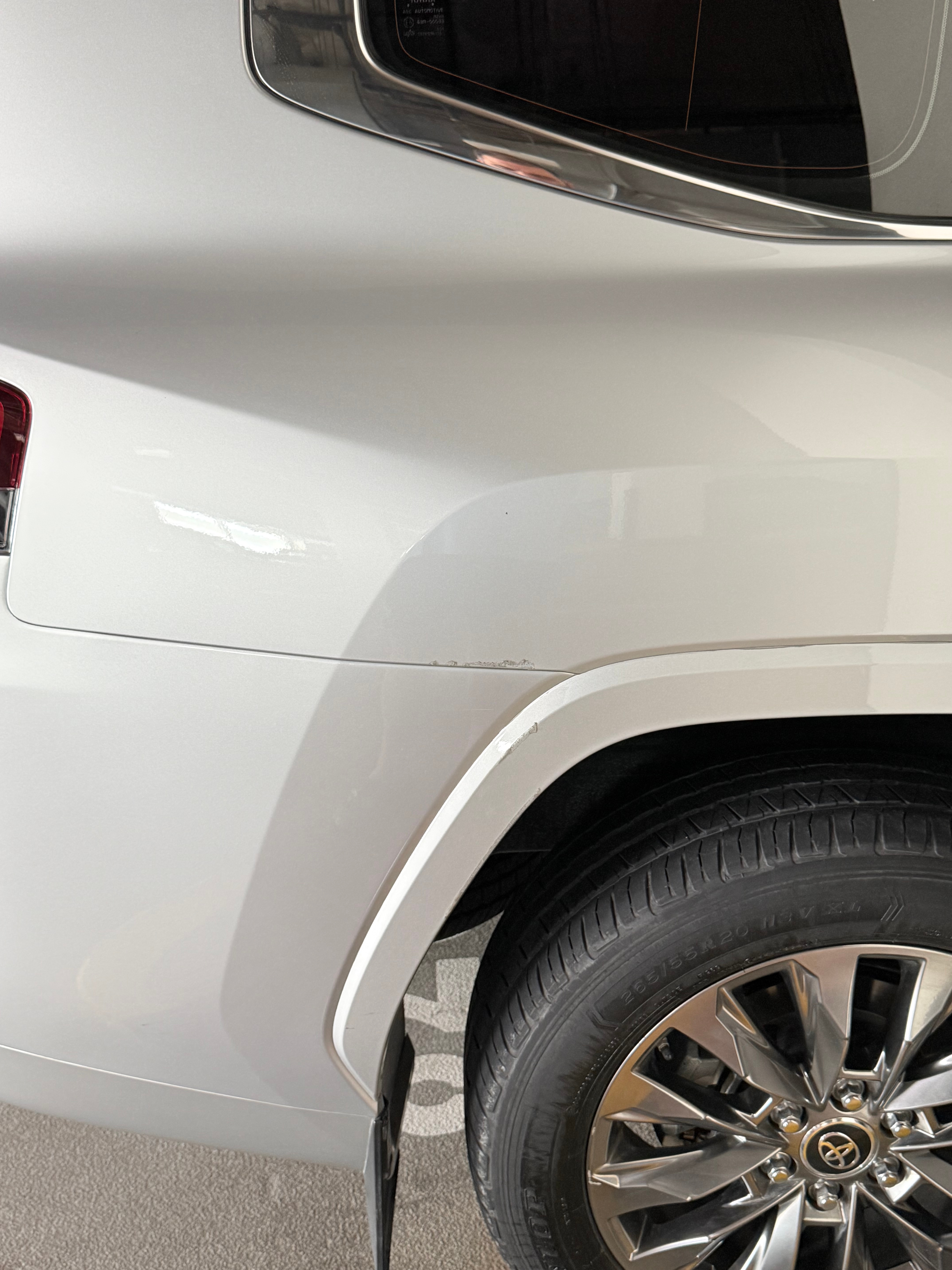 D'argento Toyota Land Cruiser VXR 3.5L 2024