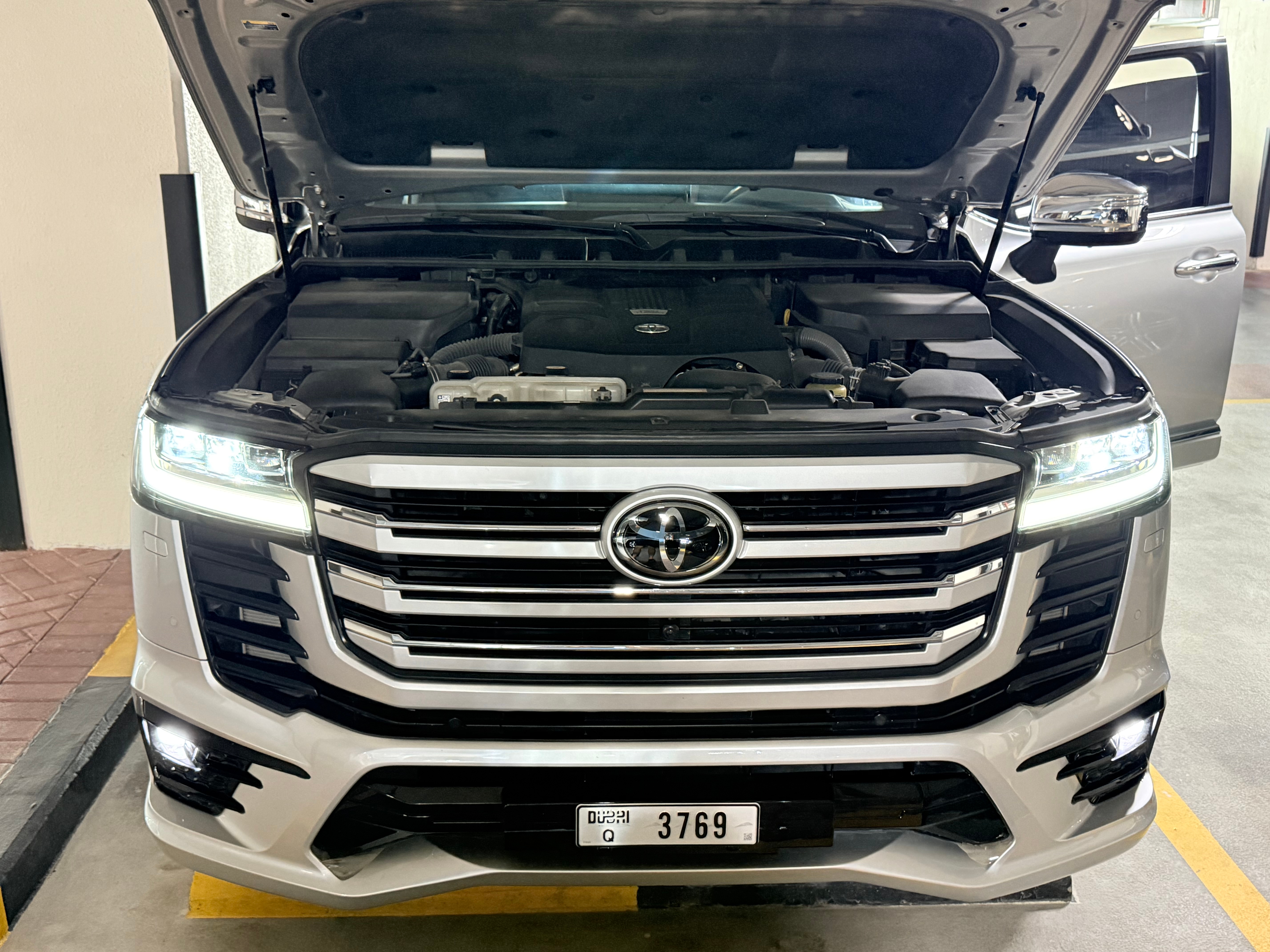Plata Toyota Land Cruiser VXR 3.5L 2024