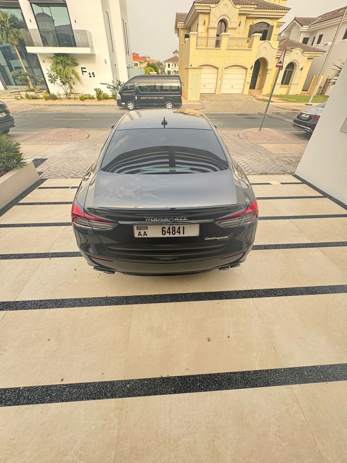 Nero Maserati Quattroporte GT 2023