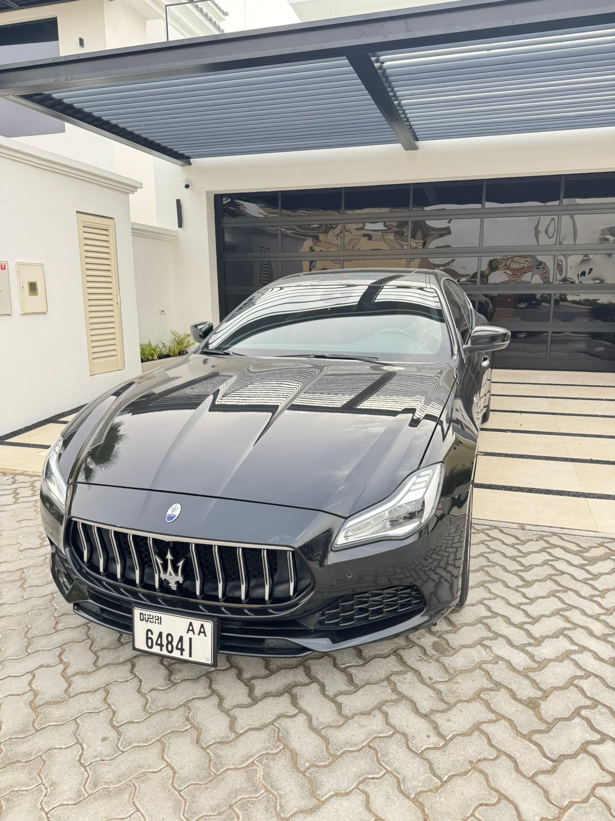 Black Maserati Quattroporte GT 2023