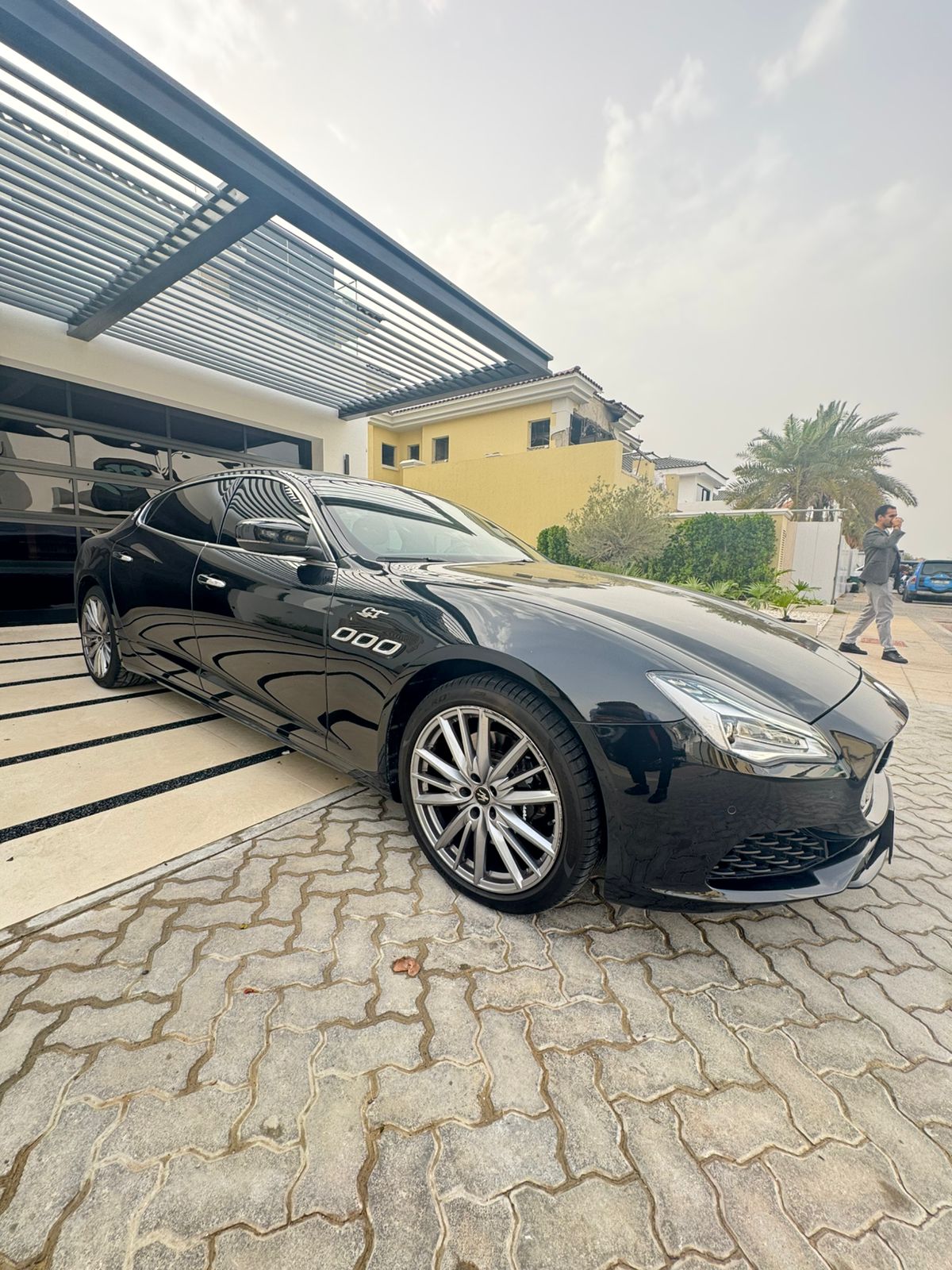 Nero Maserati Quattroporte GT 2023