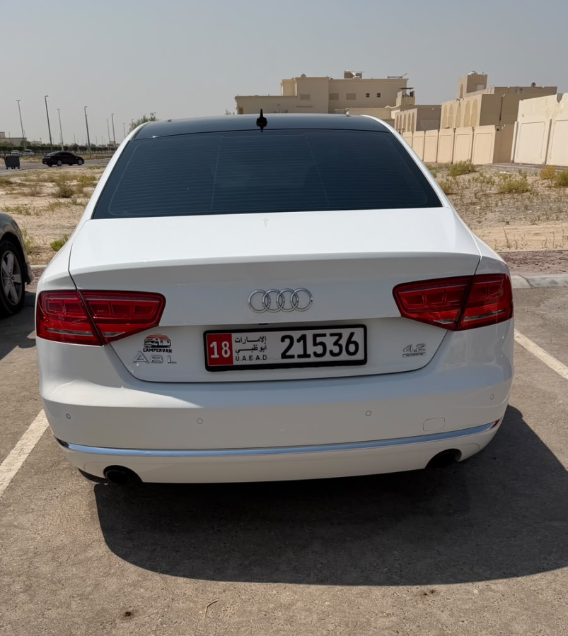 Blanc Audi A8 L 55 TFSI 2011