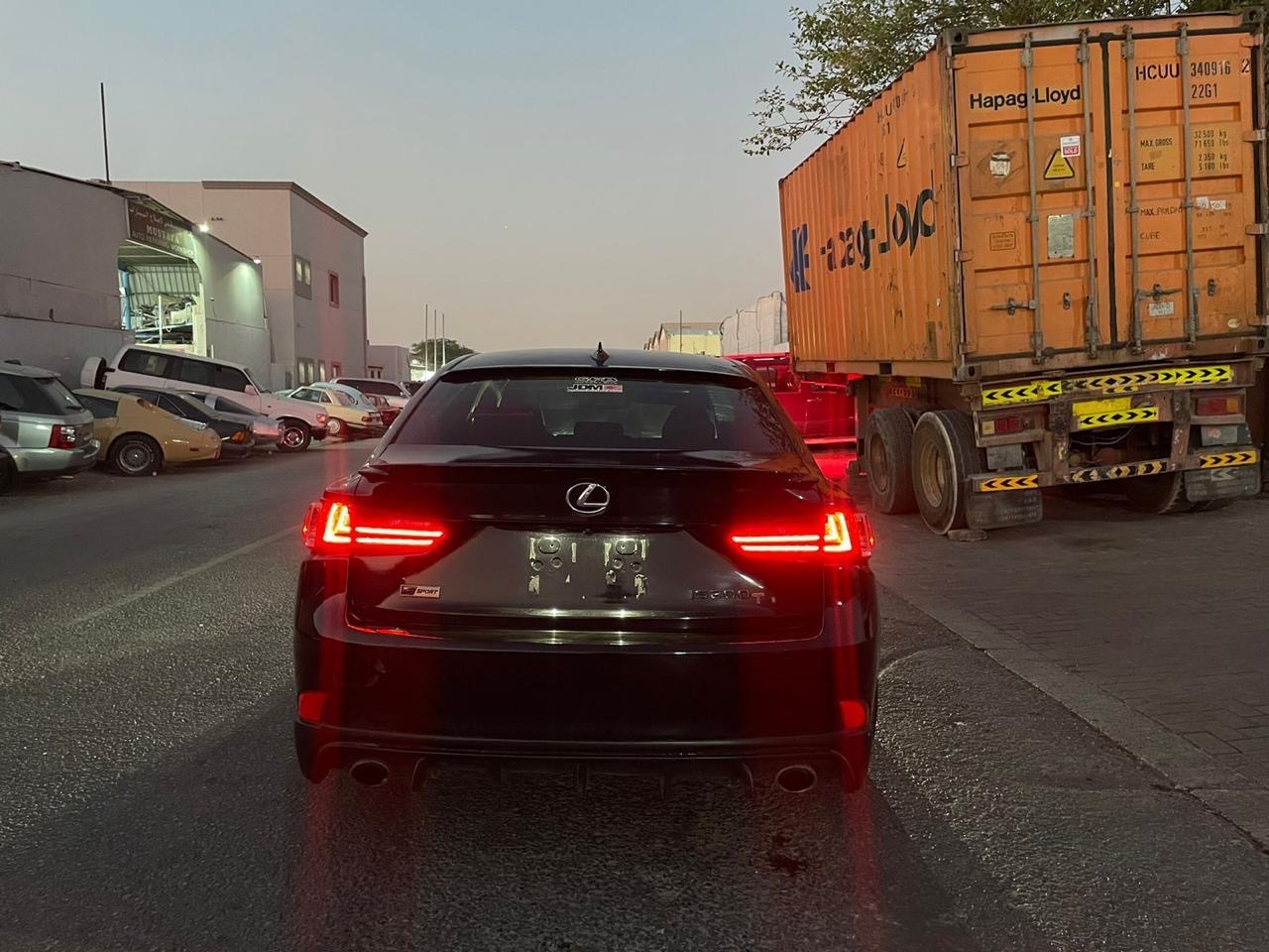 Negro Lexus IS200t 2016