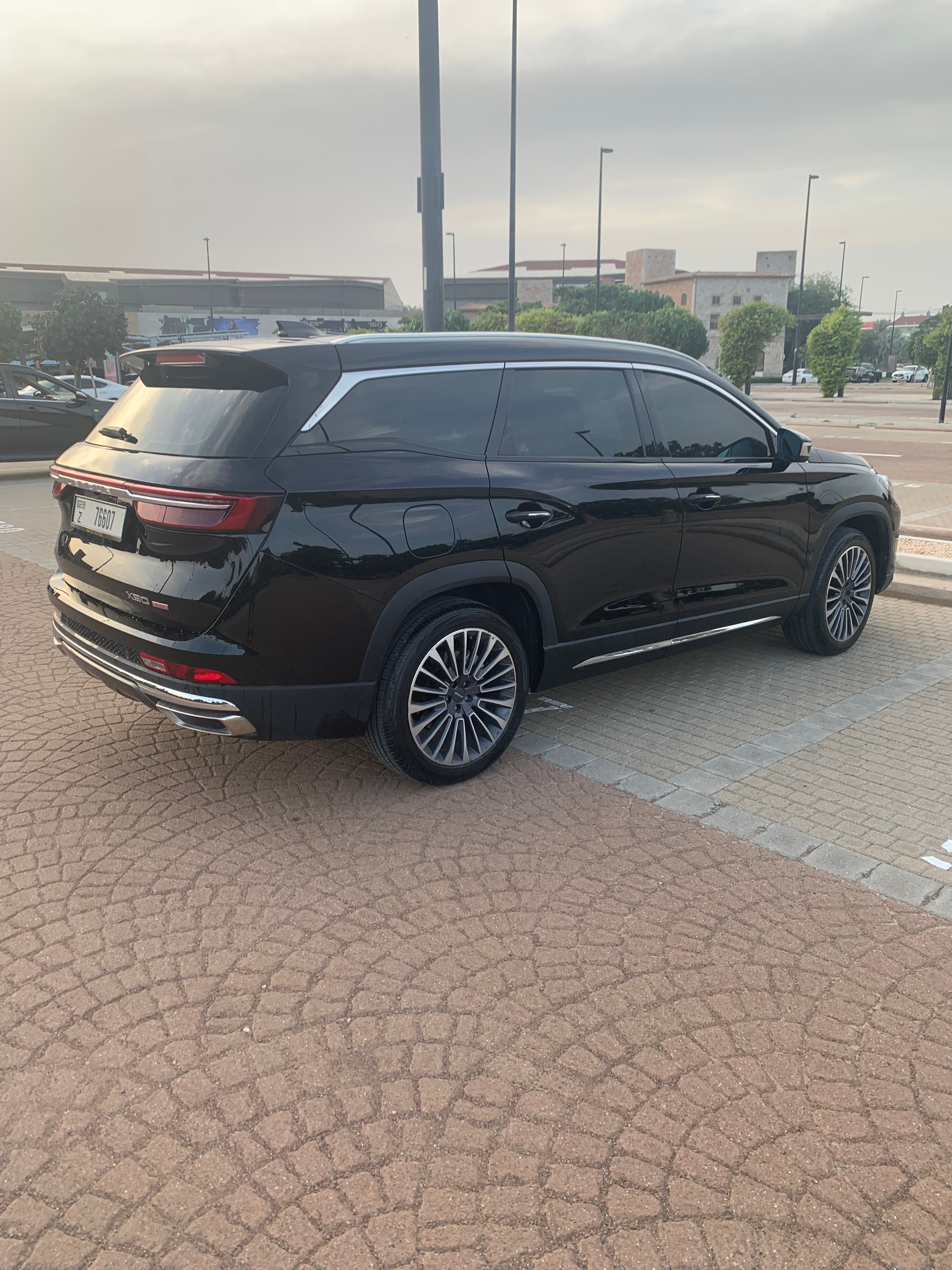 أسود جيتور X90 Plus 1.6T Luxury 2023