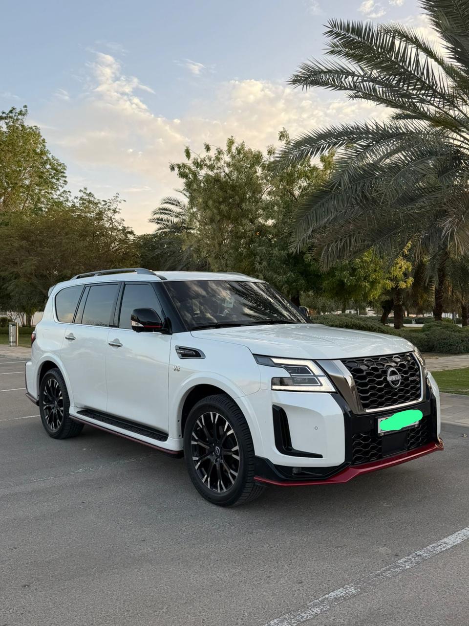 Blanc Nissan Patrol Nismo 2022