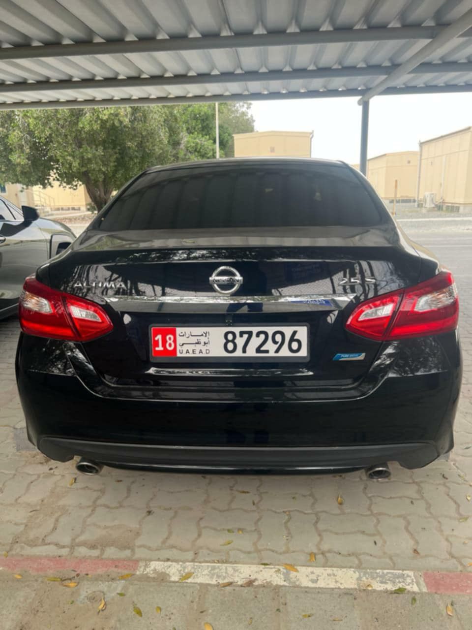Schwarz Nissan Altima 2.5 S 2017