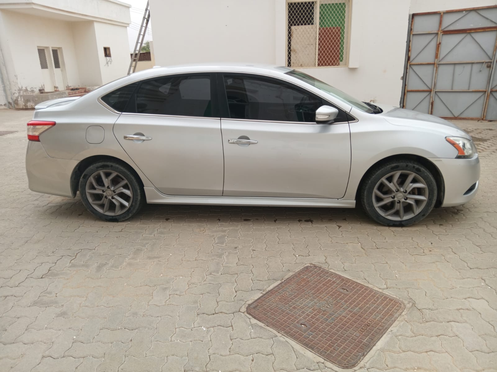 银 日产 Sentra SR 2015