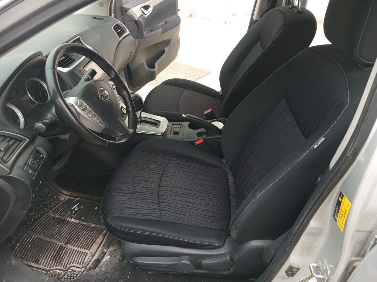 银 日产 Sentra SR 2015