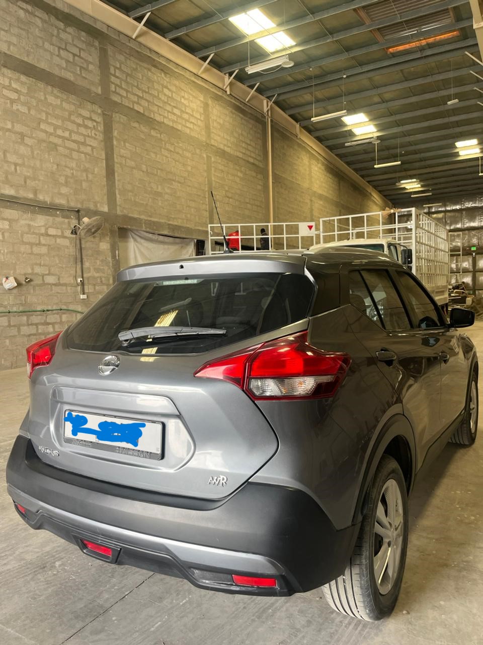 Grigio Nissan Kicks SV 2020