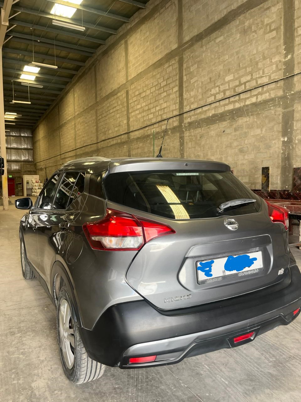 Grigio Nissan Kicks SV 2020