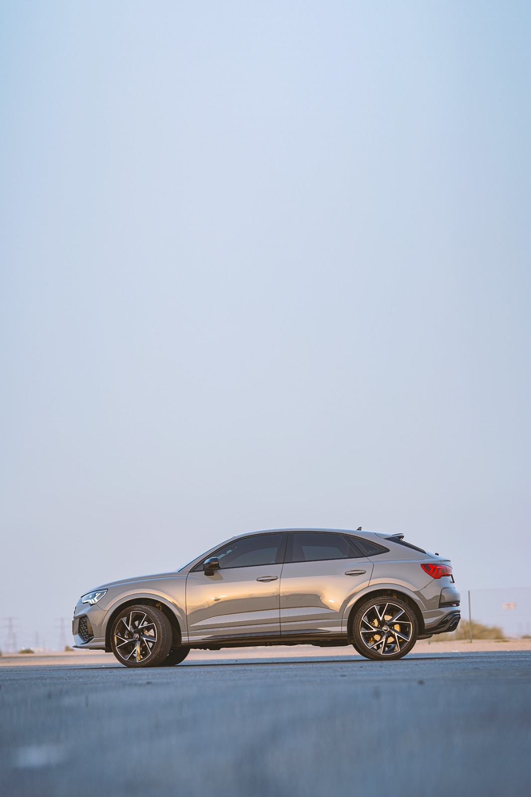 灰色的 奥迪 RS Q3 2021