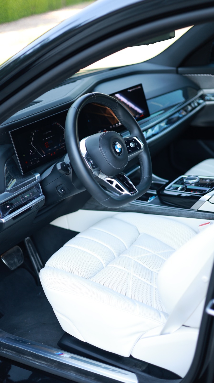 Noir BMW 735i M SPORT 2023