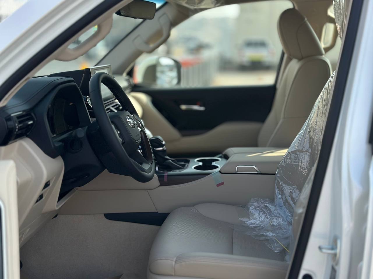 White Toyota Land Cruiser GXR V6 2026