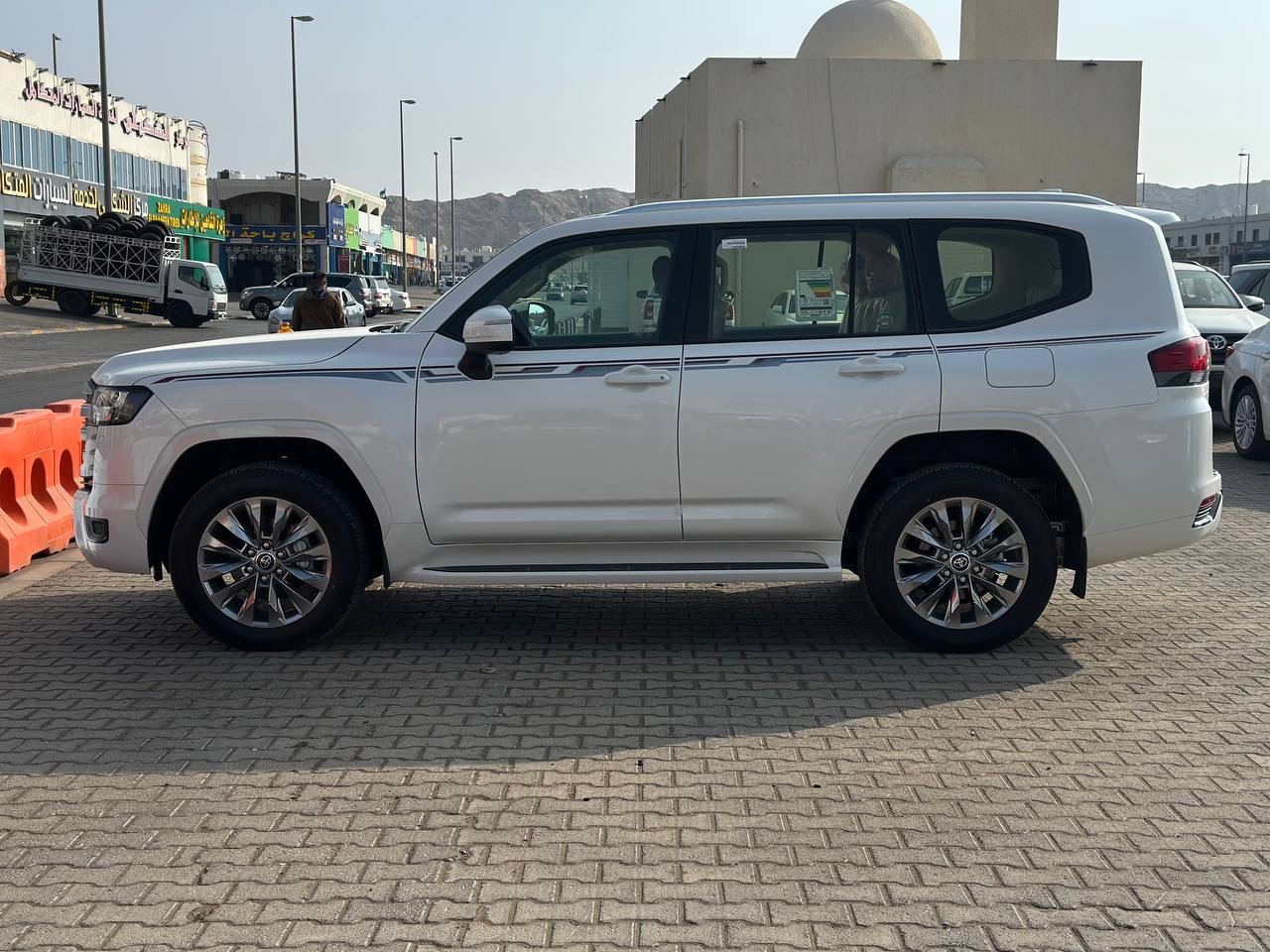 White Toyota Land Cruiser GXR V6 2026