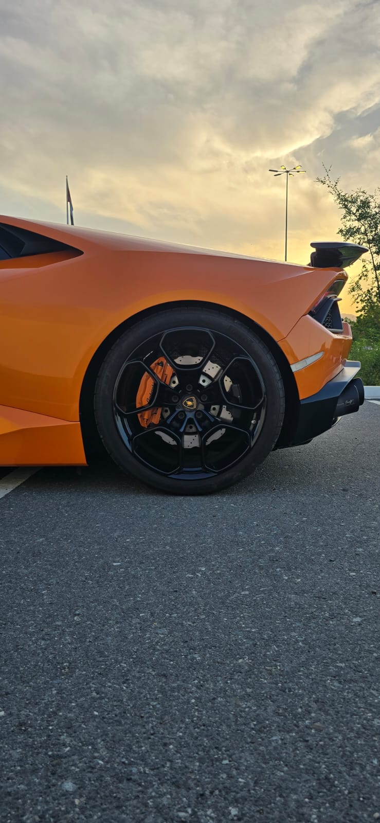 Orange Lamborghini Huracan LP 580-2 2017