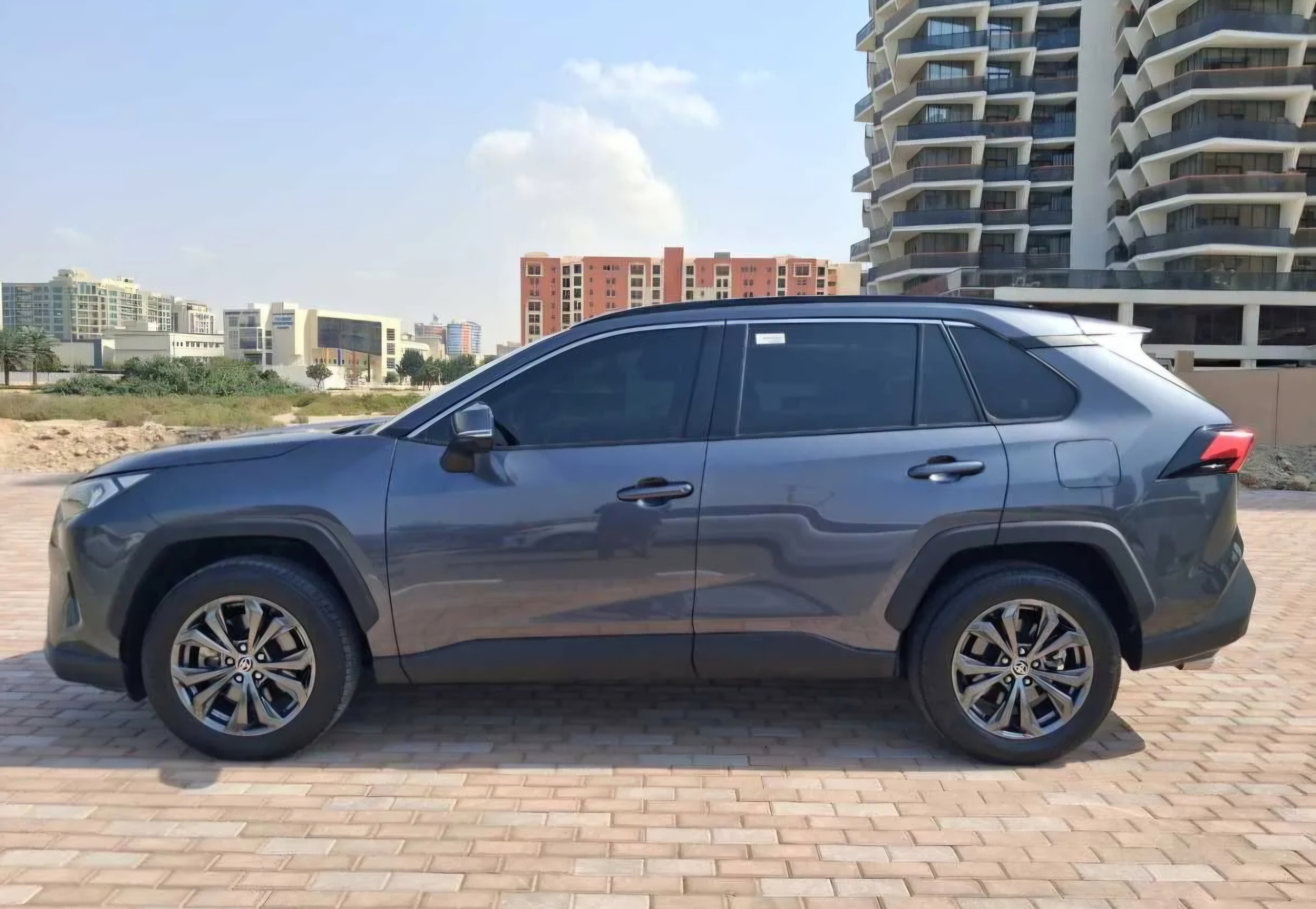 Grigio scuro Toyota RAV4 VX 2024