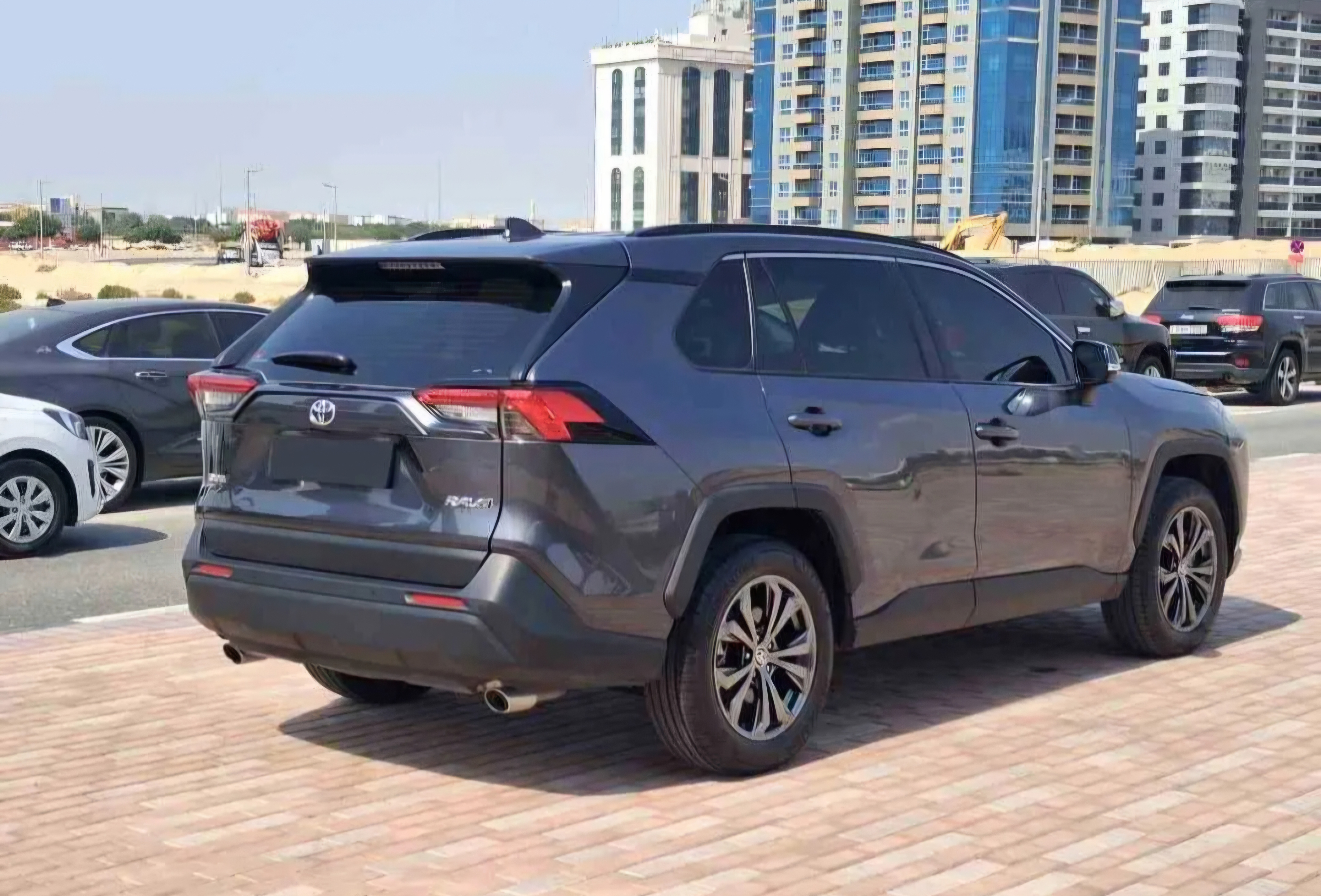 رمادي داكن تويوتا RAV4 VX 2024