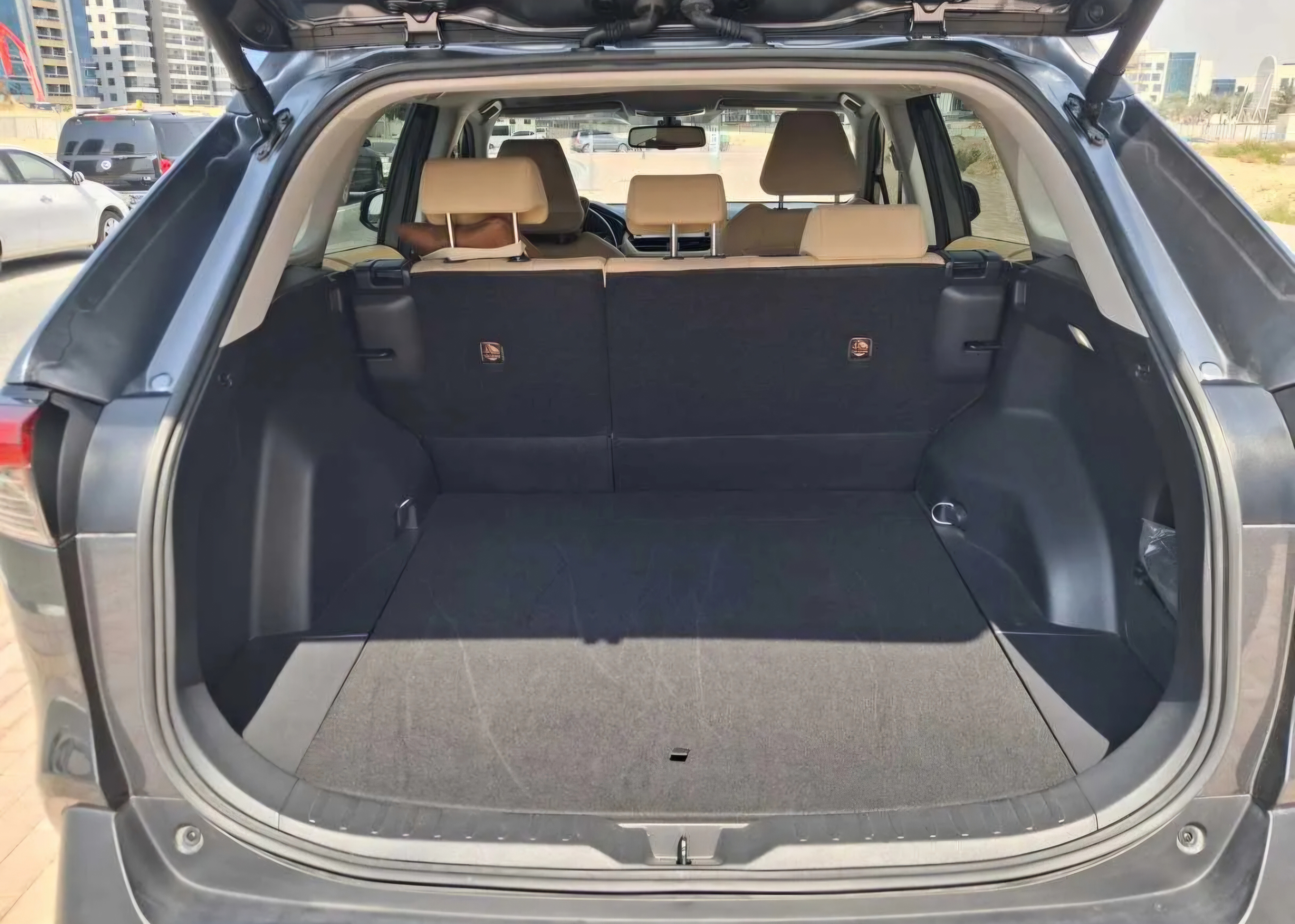Grigio scuro Toyota RAV4 VX 2024