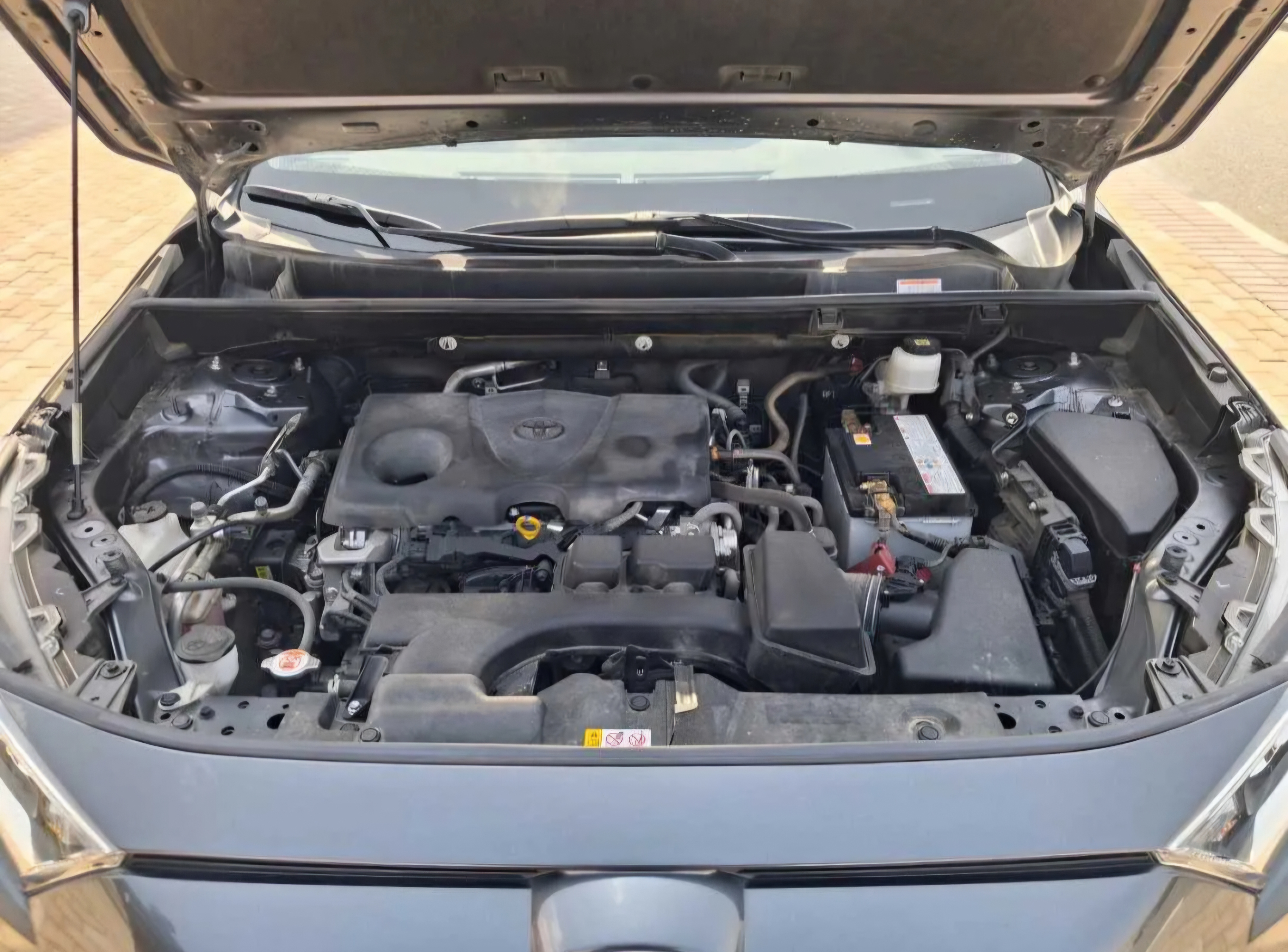 رمادي داكن تويوتا RAV4 VX 2024