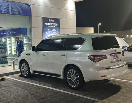 Bianca Infiniti QX80 8S Luxury 2016