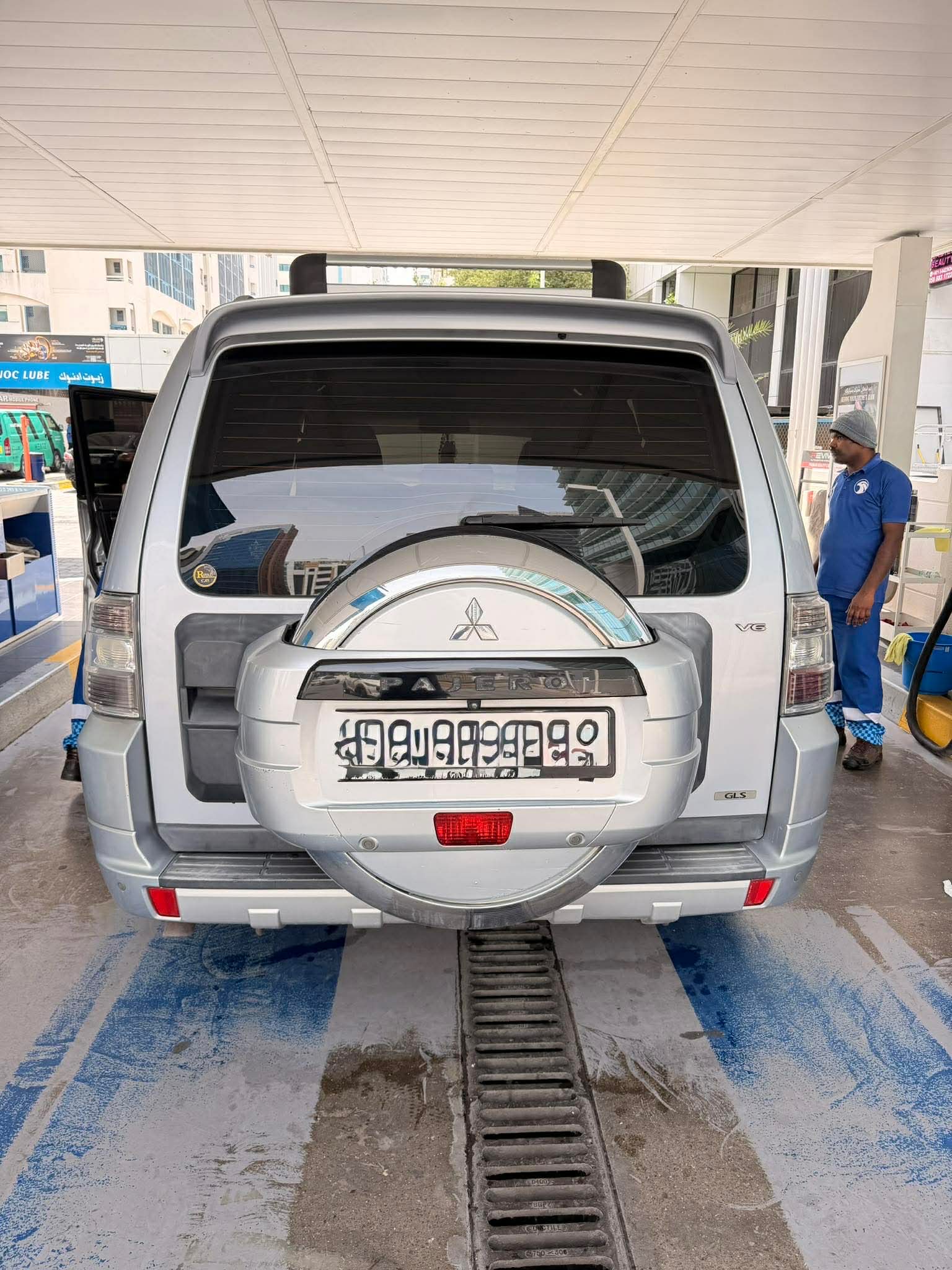 Argent Mitsubishi Pajero GLS 2010