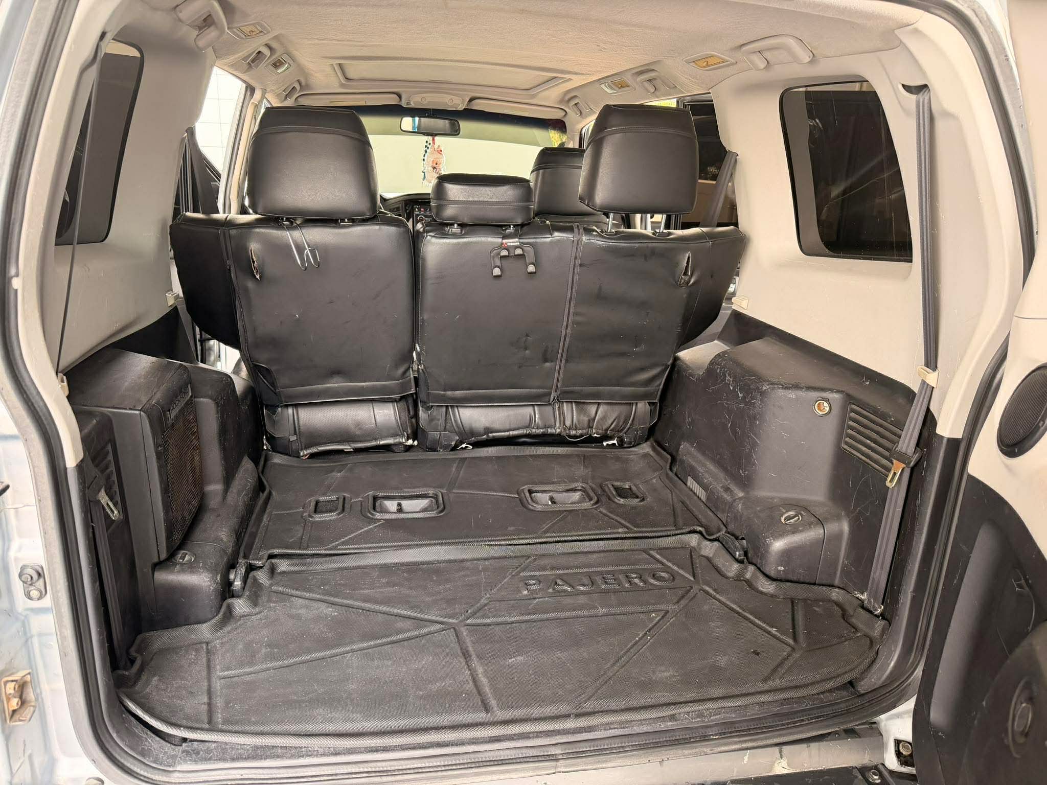 银 三菱 Pajero GLS 2010
