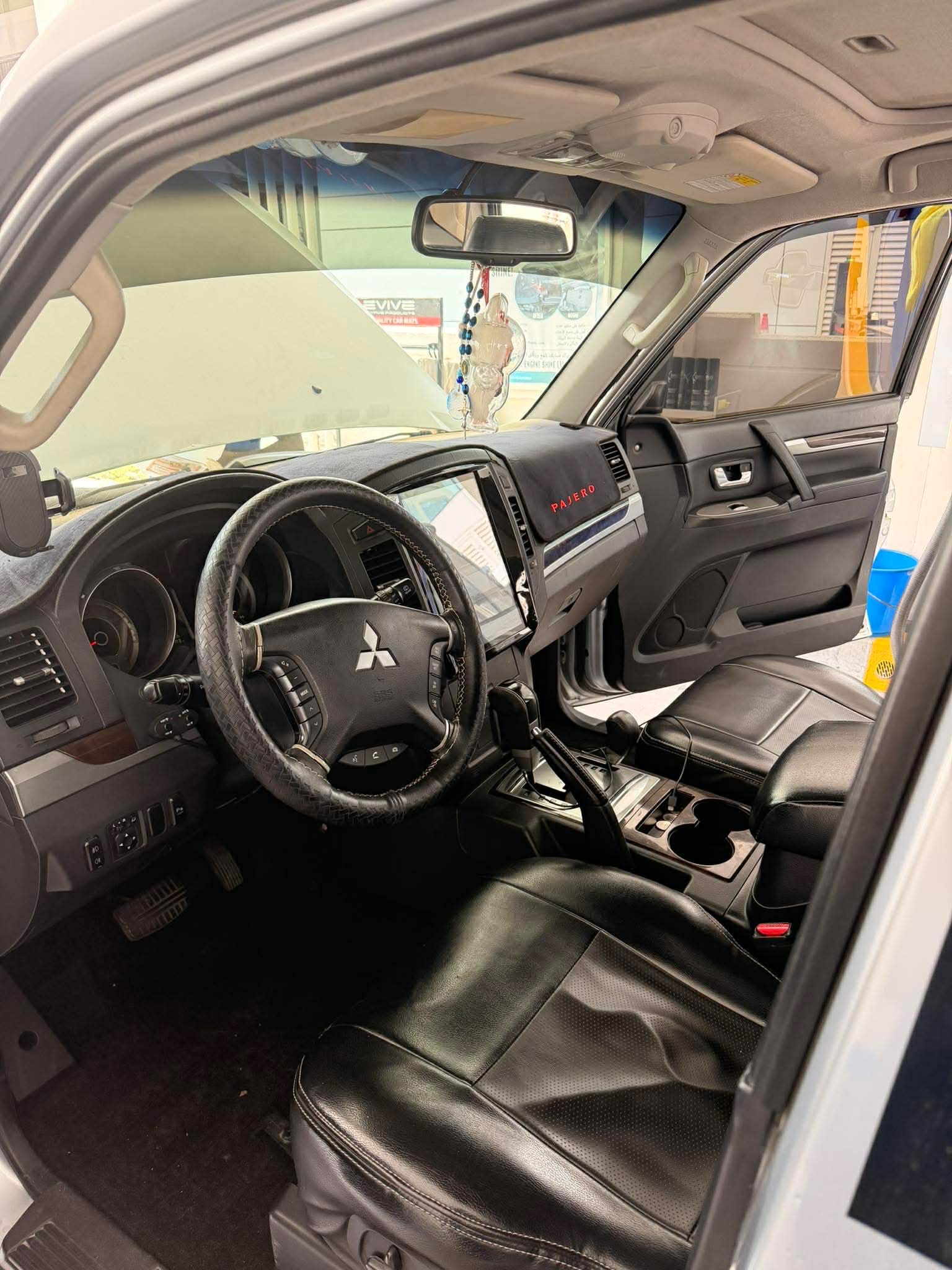银 三菱 Pajero GLS 2010