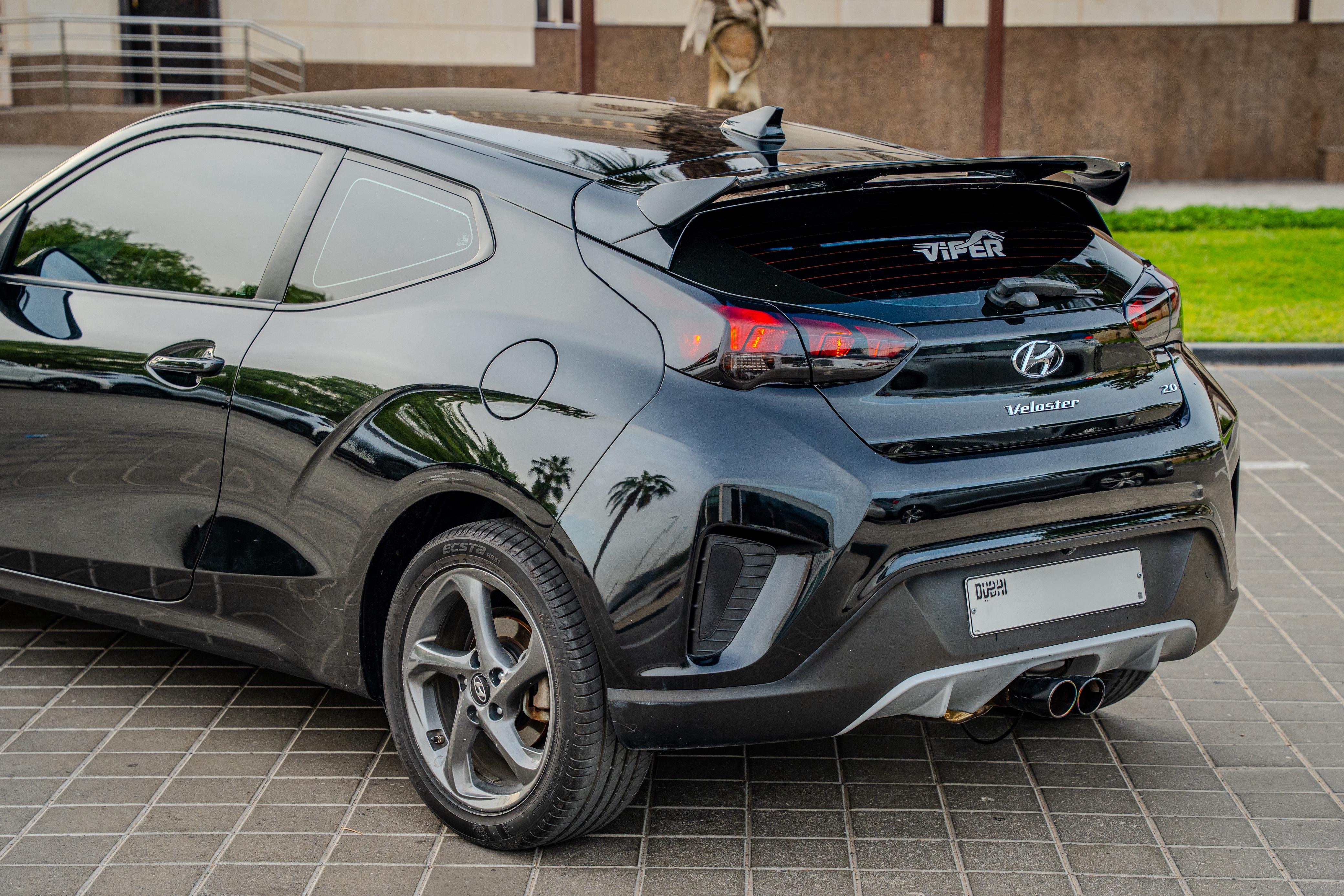 黑色的 现代 Veloster 2 2019