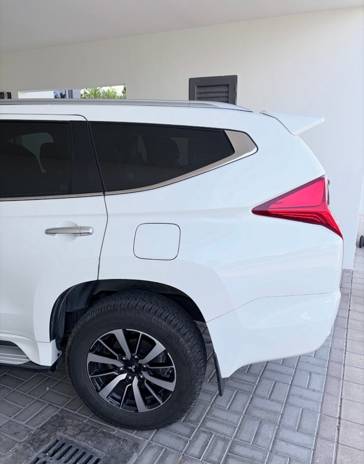 أبيض ميتسوبيشي Montero Sport GLS 4WD Top Line 2017