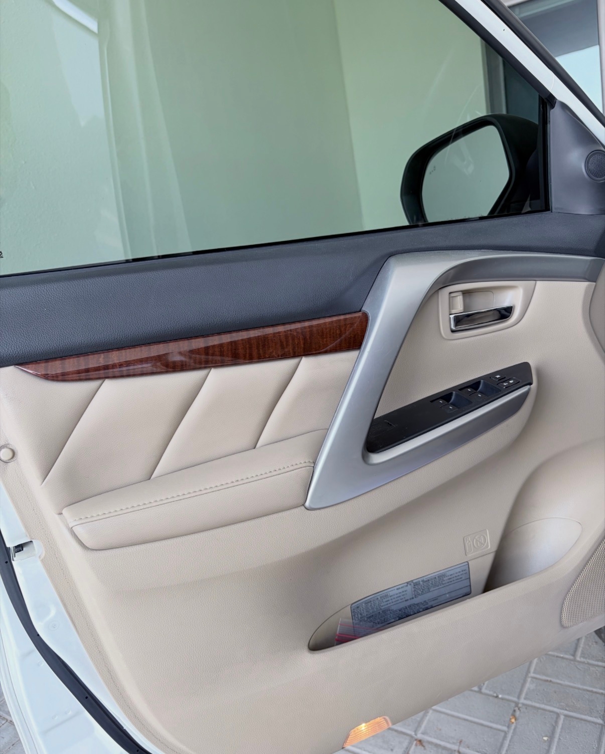 Bianca Mitsubishi Montero Sport GLS 4WD Top Line 2017