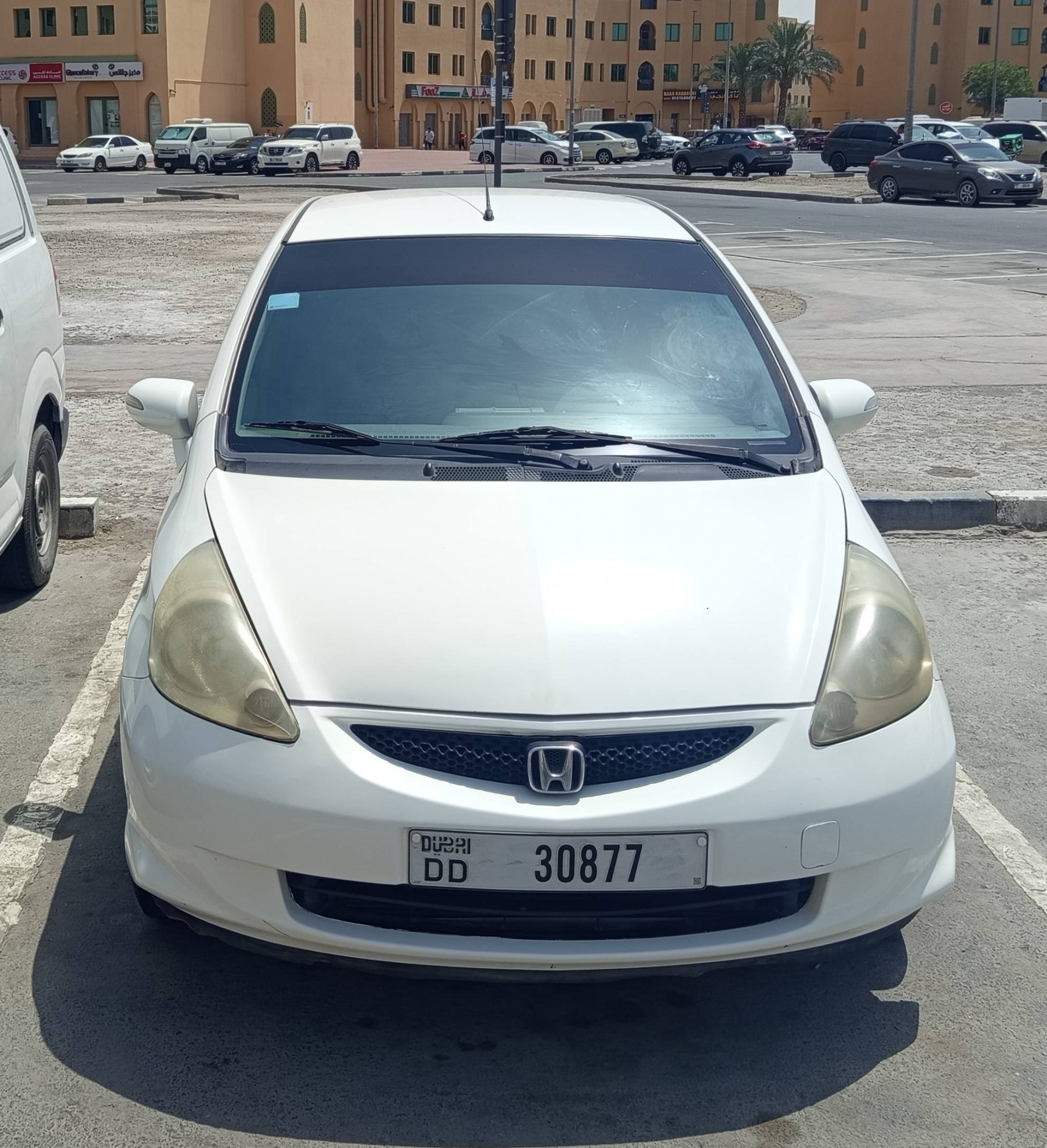 Белый Honda Jazz DX 2007