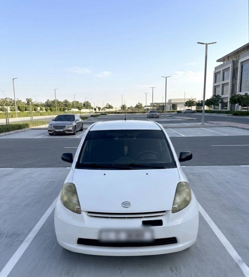 Beyaz Daihatsu Sirion 2006