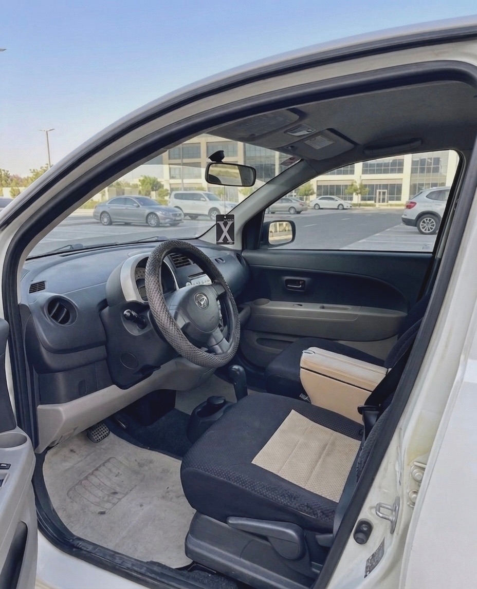 Beyaz Daihatsu Sirion 2006