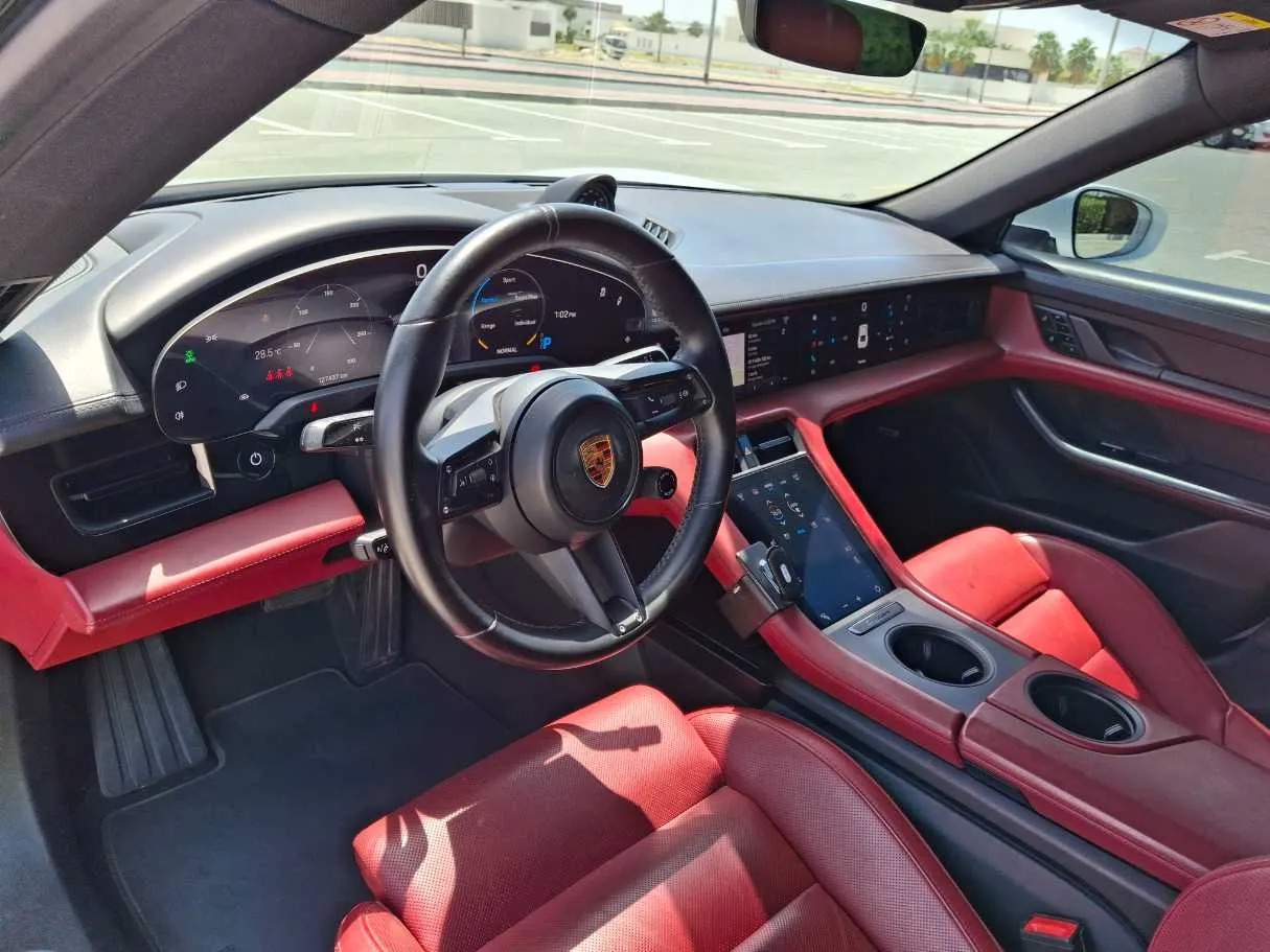 Bianca Porsche Taycan Base 2021