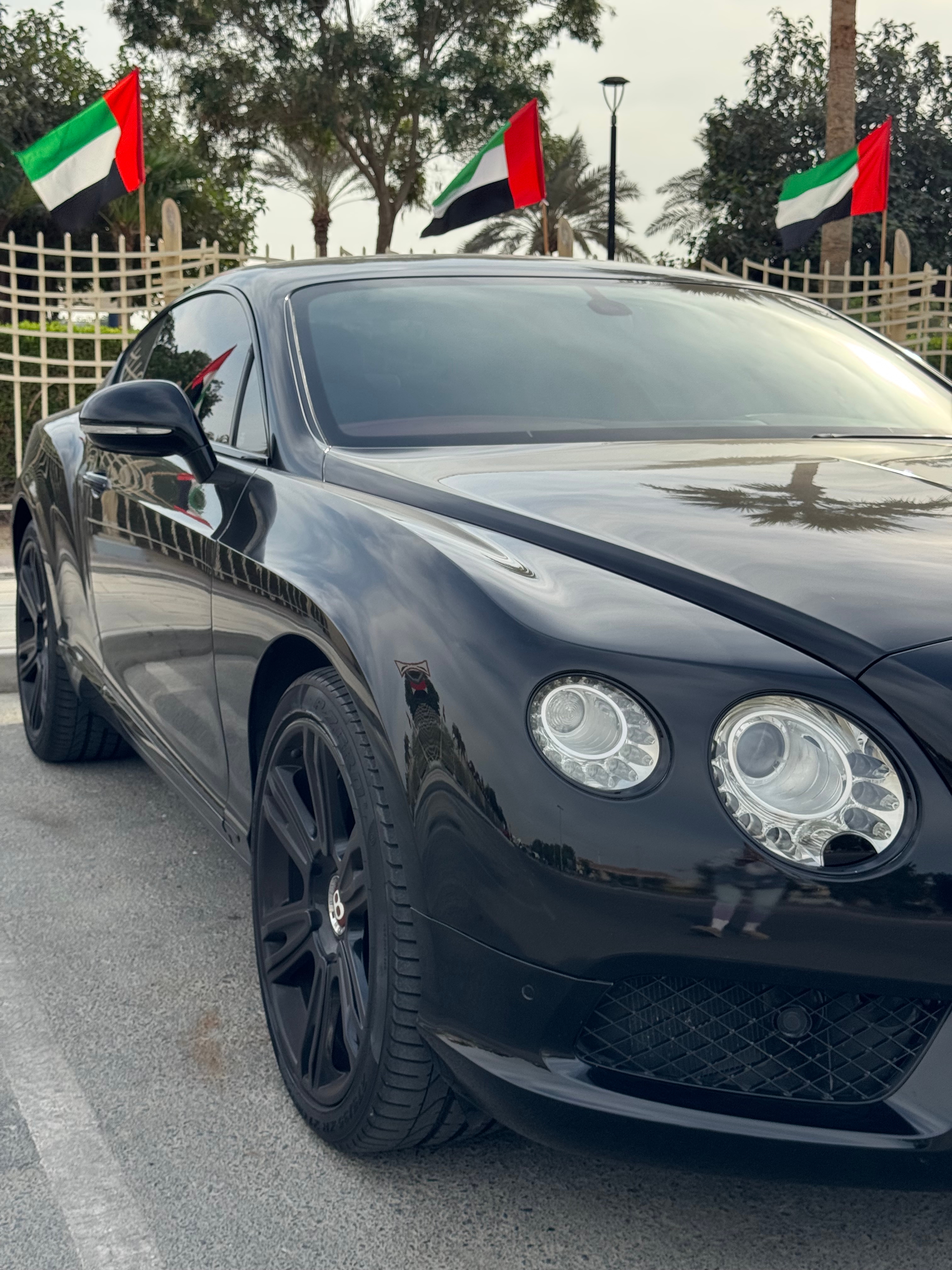 Черный Bentley Continental GT V8 2014 год