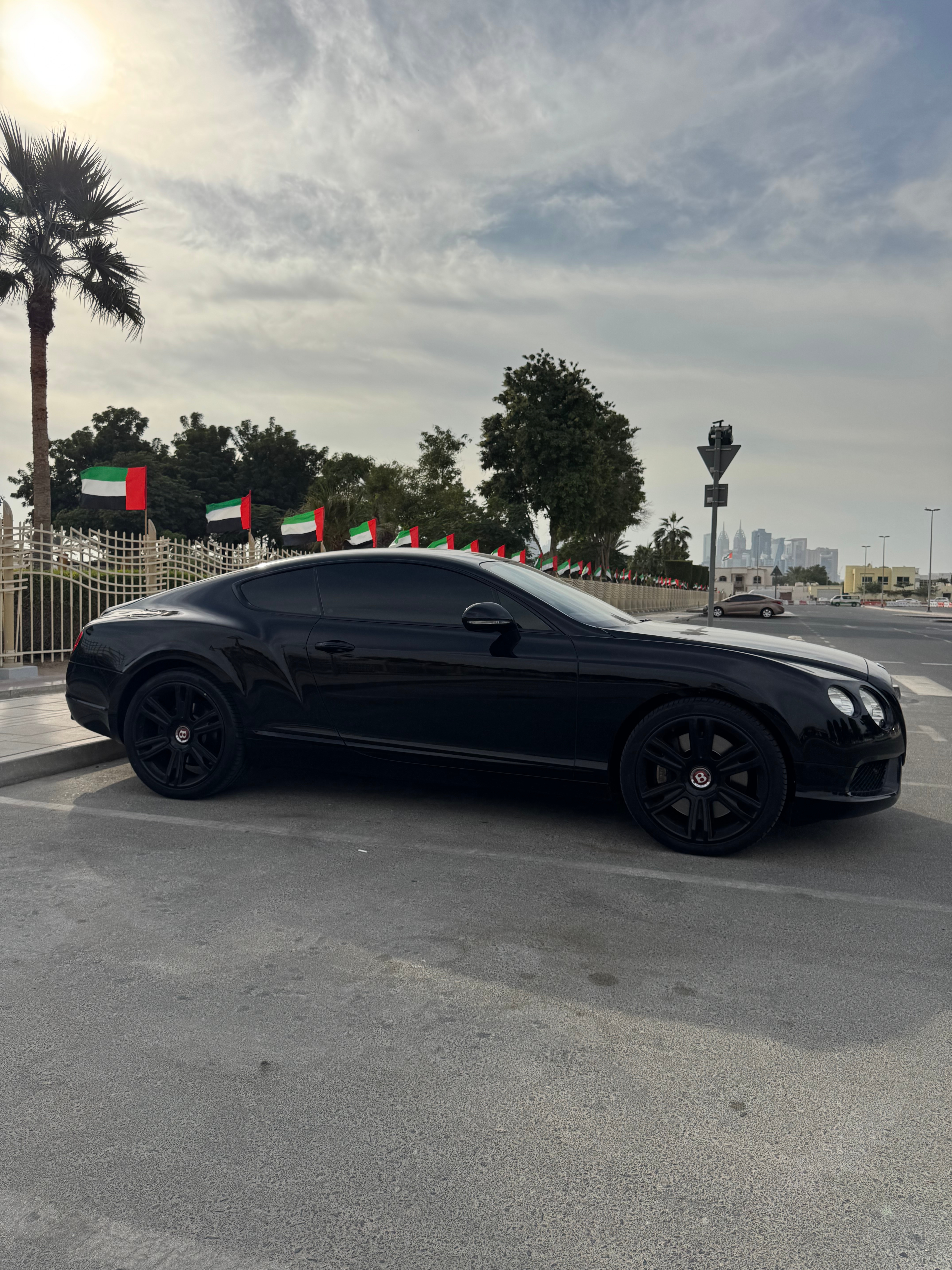 Черный Bentley Continental GT V8 2014 год