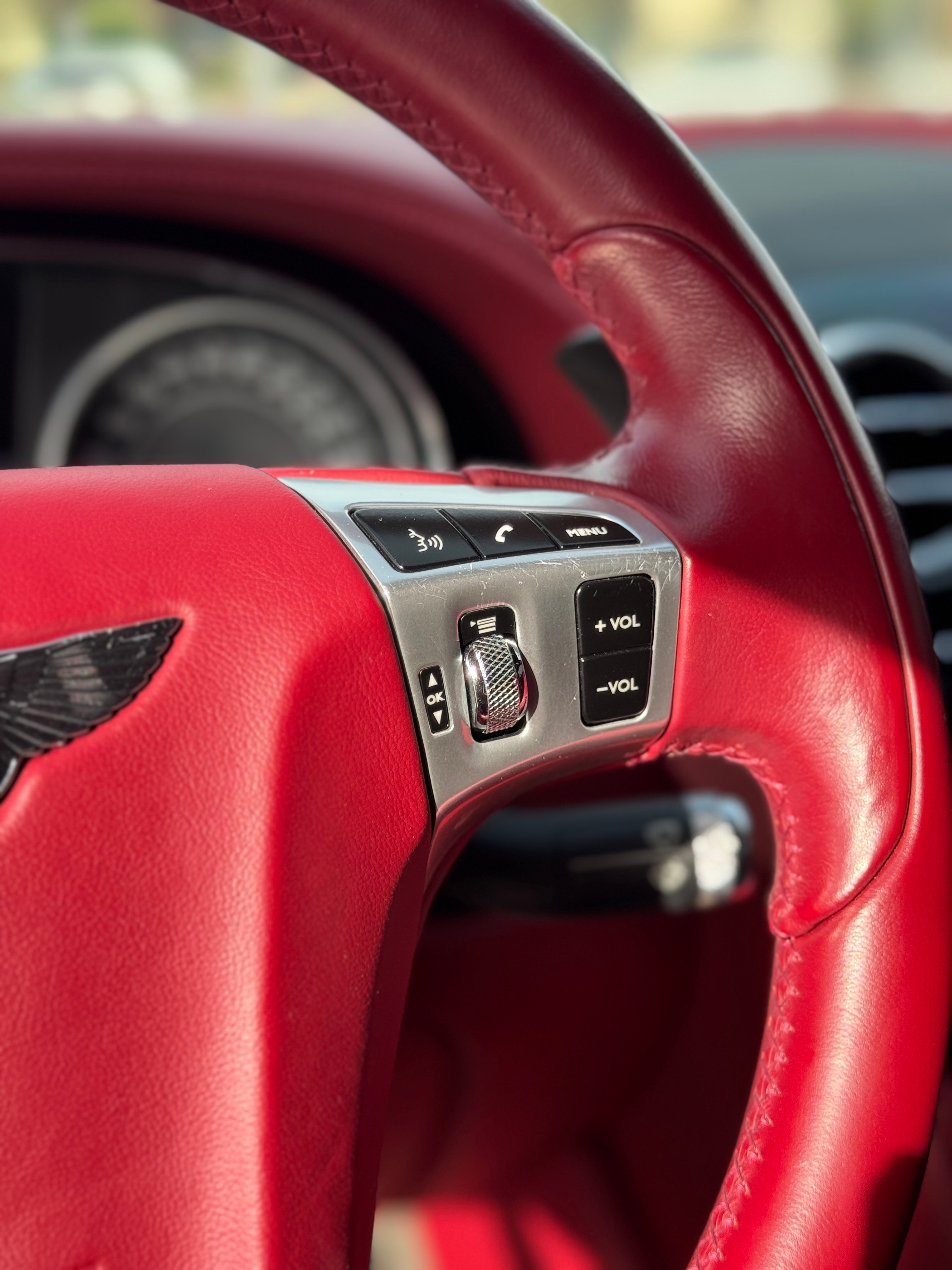 Черный Bentley Continental GT V8 2014 год