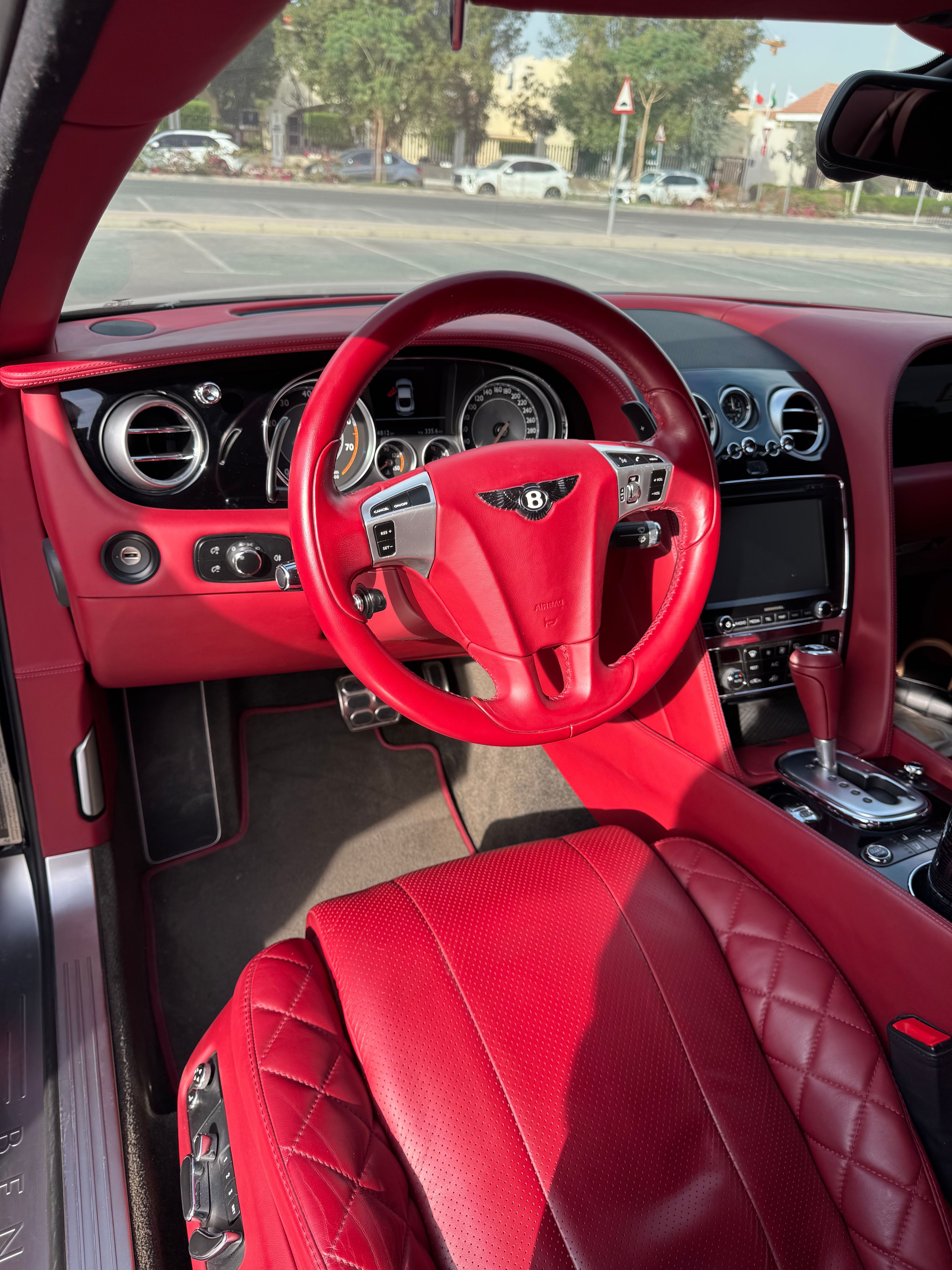 Черный Bentley Continental GT V8 2014 год
