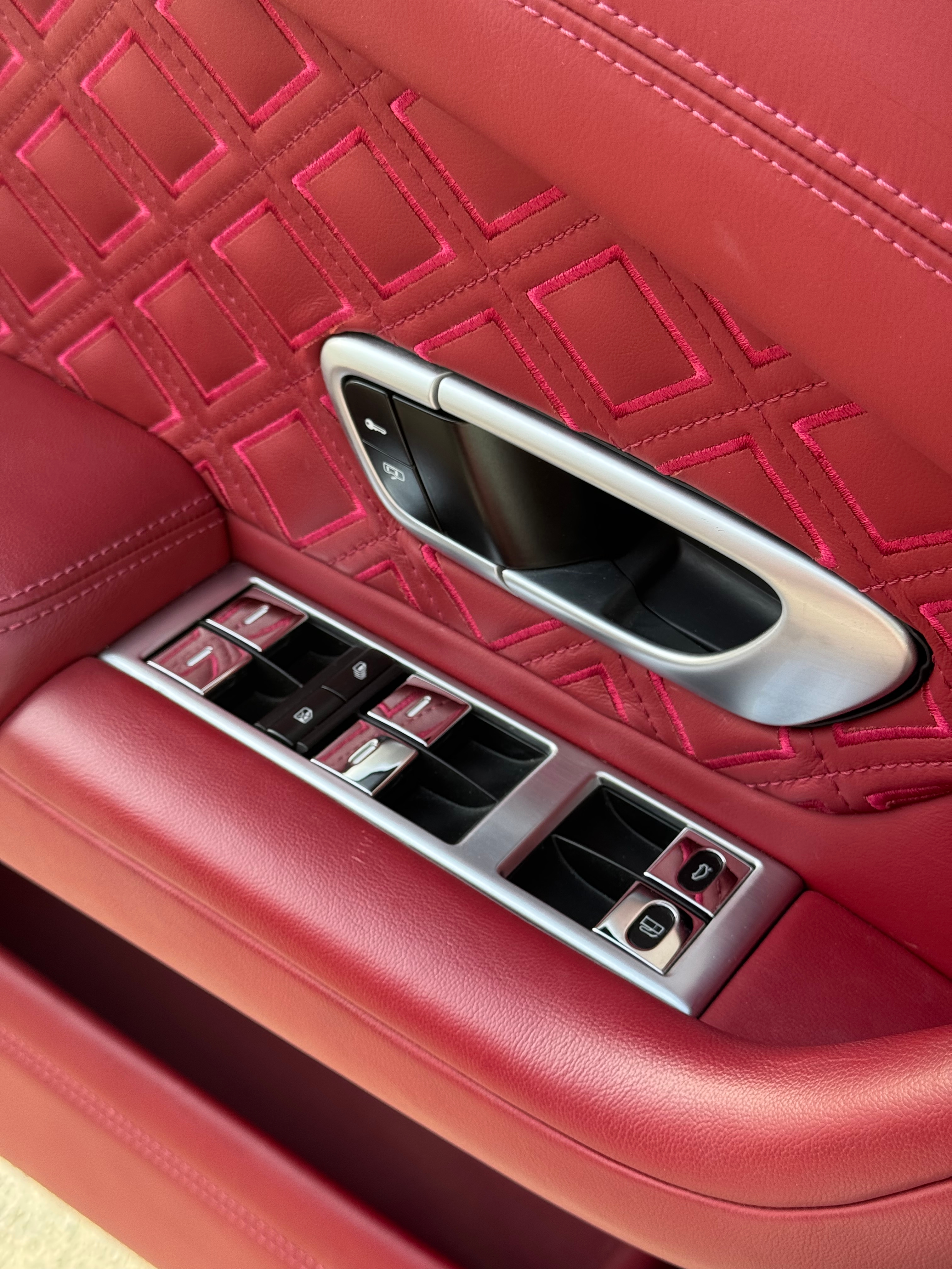 Черный Bentley Continental GT V8 2014 год