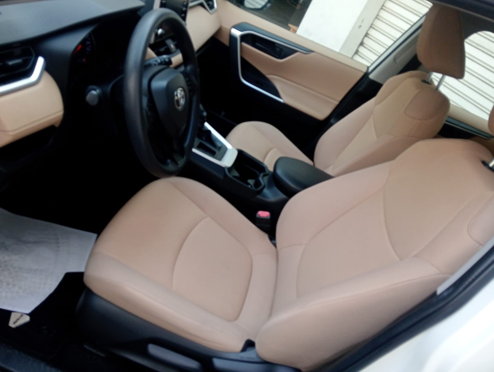 白色的 丰田 RAV4 EXR 2026